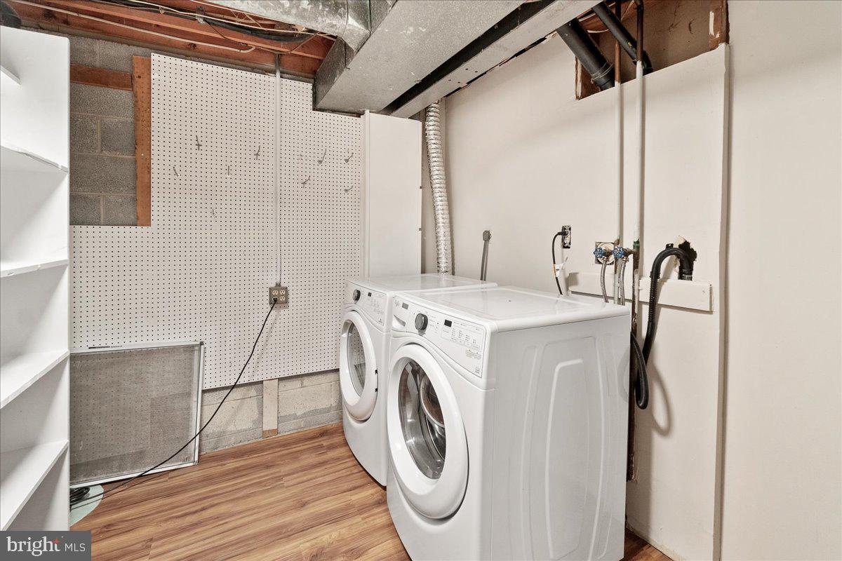 HILLCREST KNOLLS - Residential