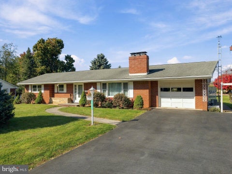 Photo of 120 N Oller Avenue, WAYNESBORO, PA 17268 (MLS # PAFL2038420)
