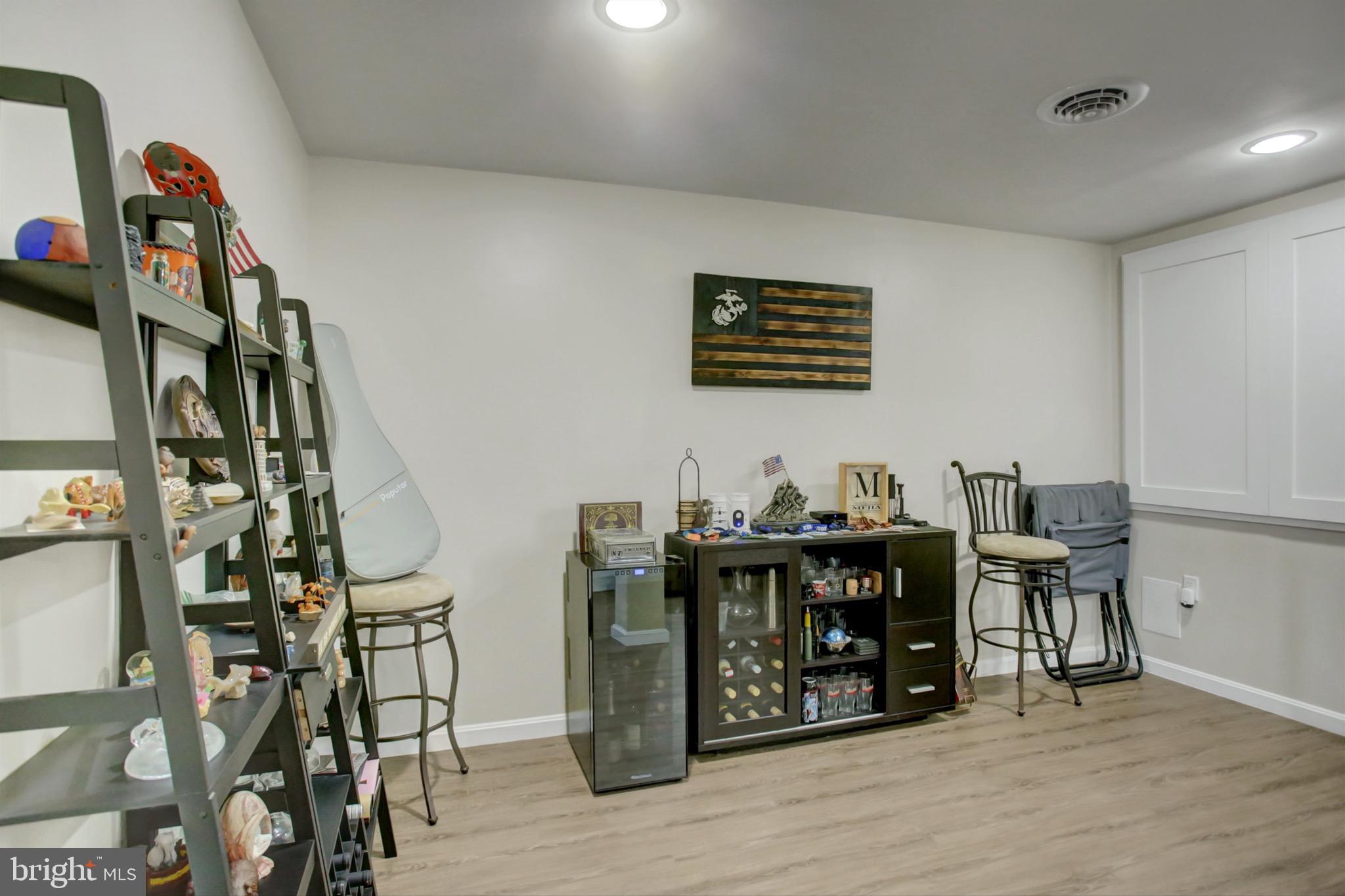 UPLAND ESTATES - Residential