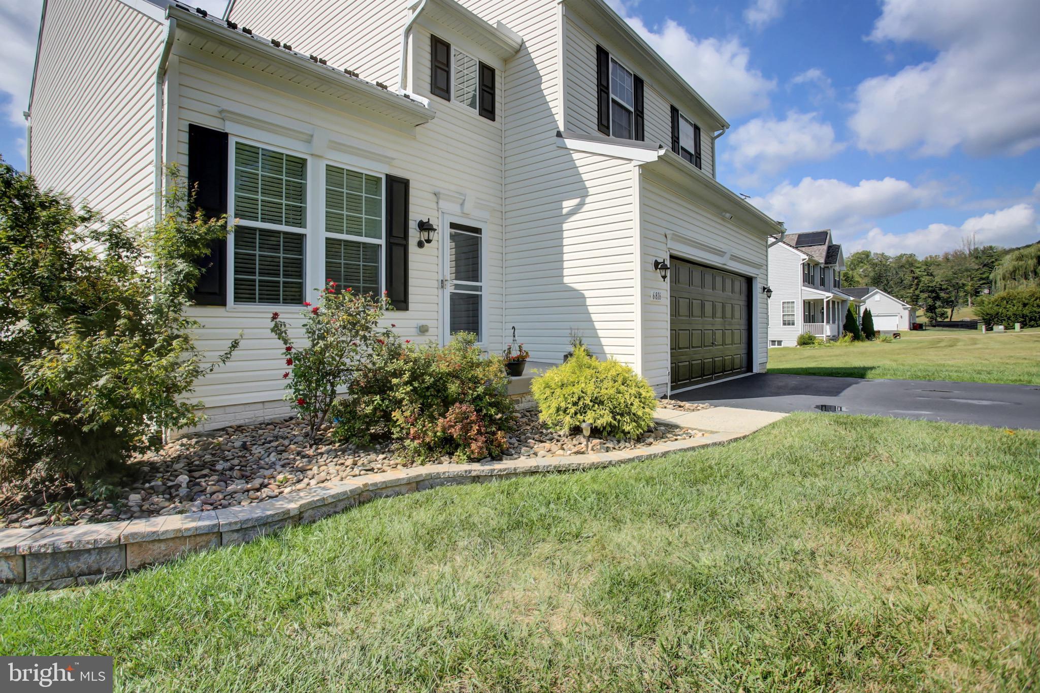 UPLAND ESTATES - Residential