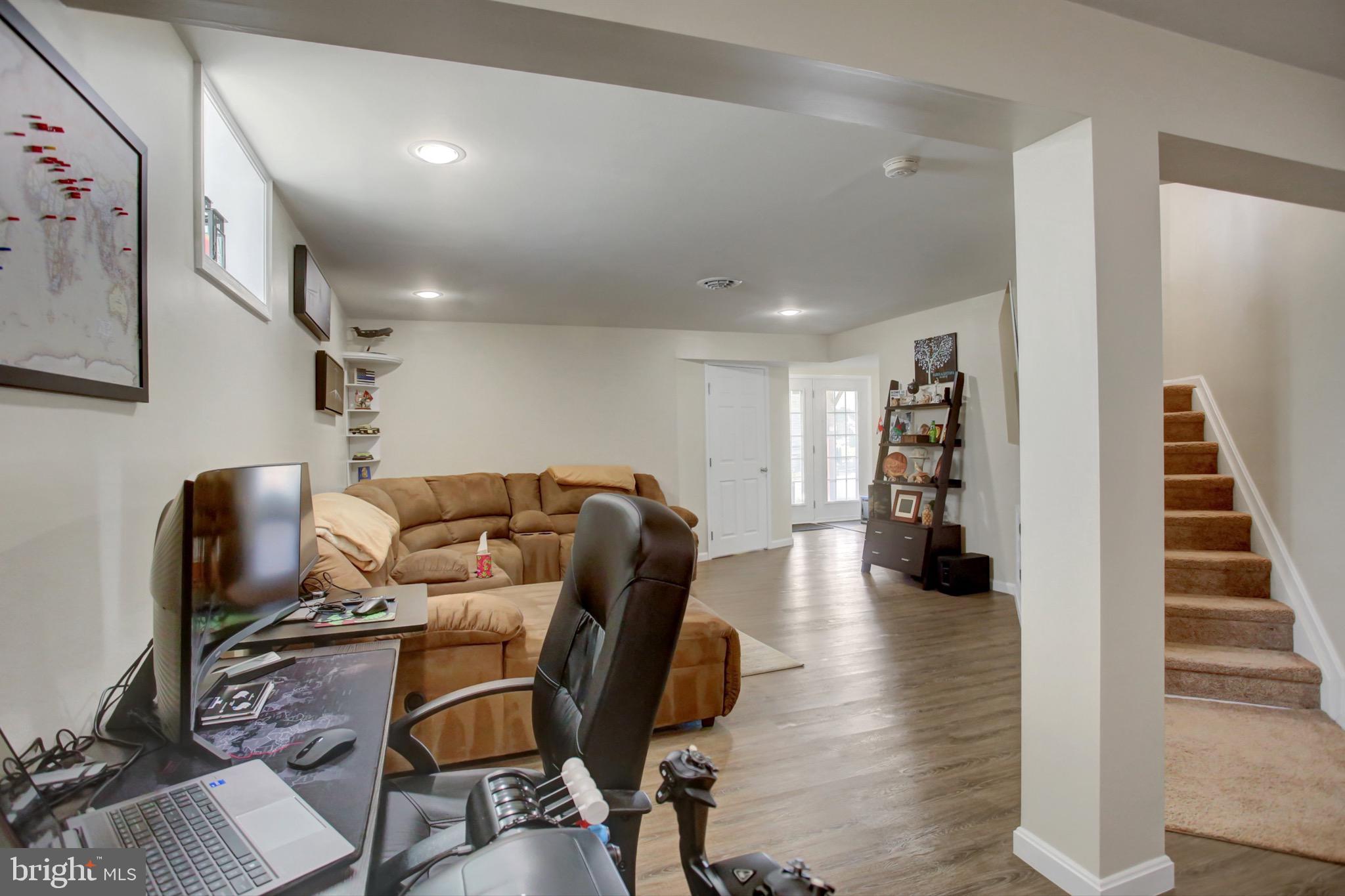 UPLAND ESTATES - Residential