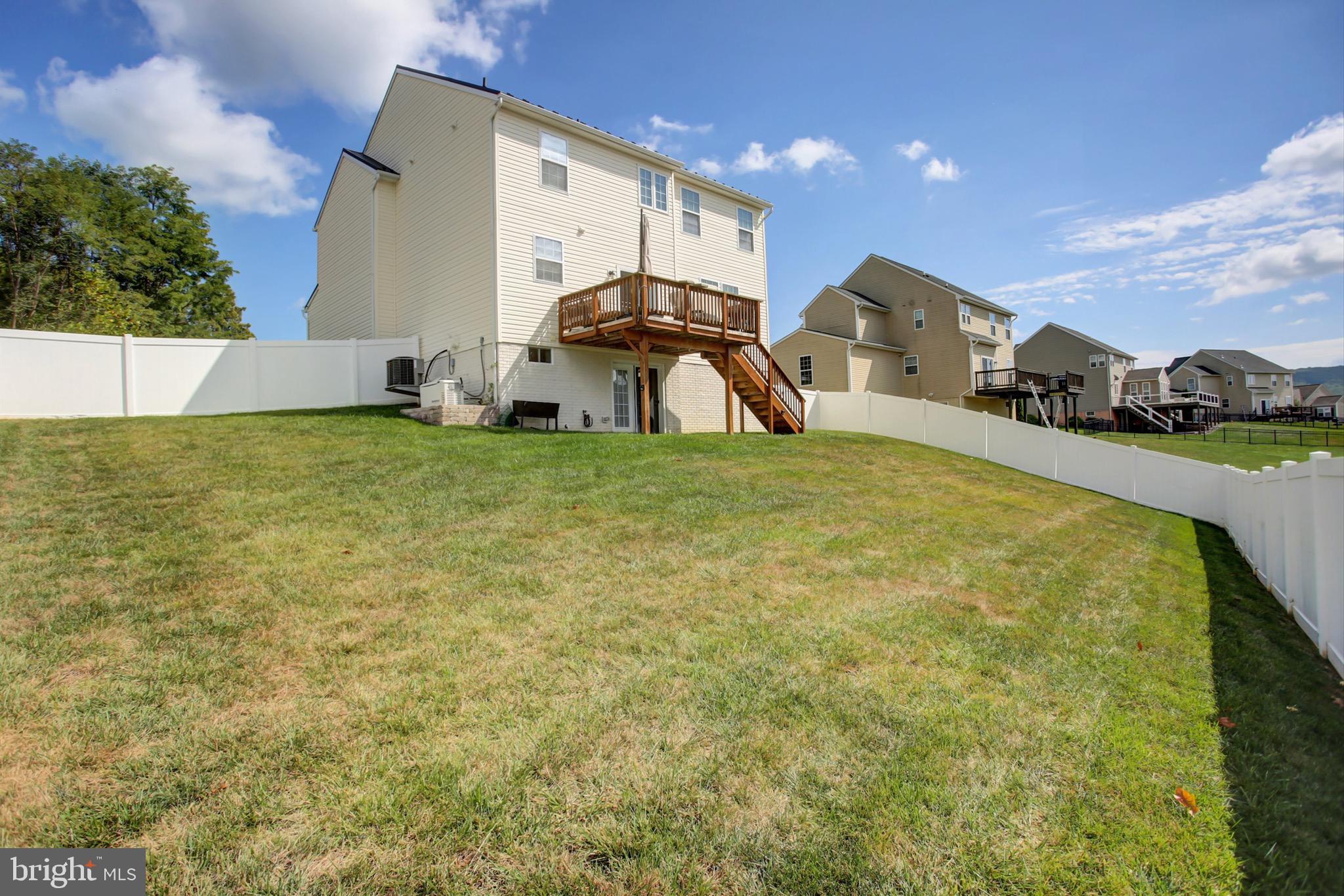 UPLAND ESTATES - Residential