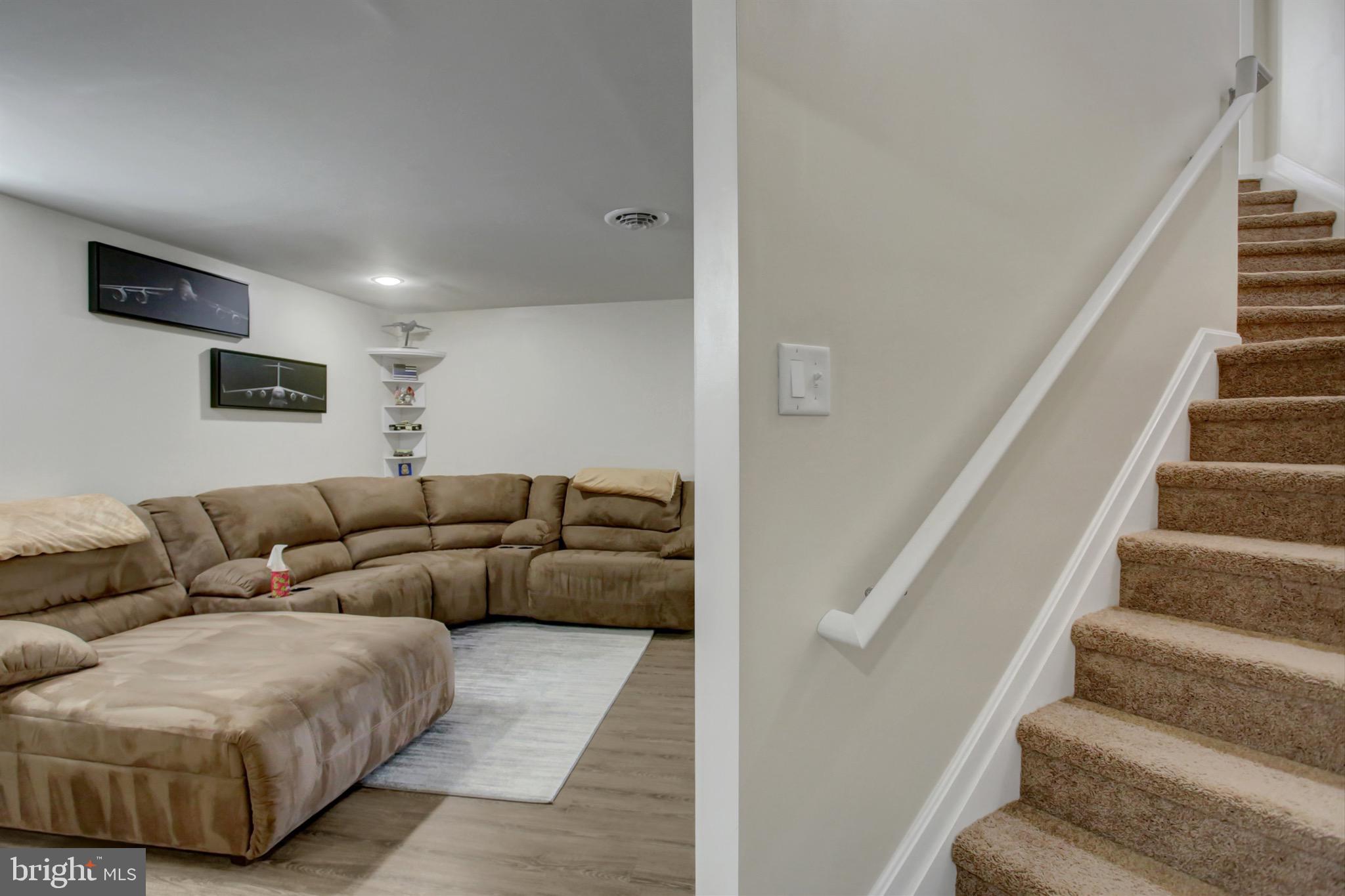 UPLAND ESTATES - Residential