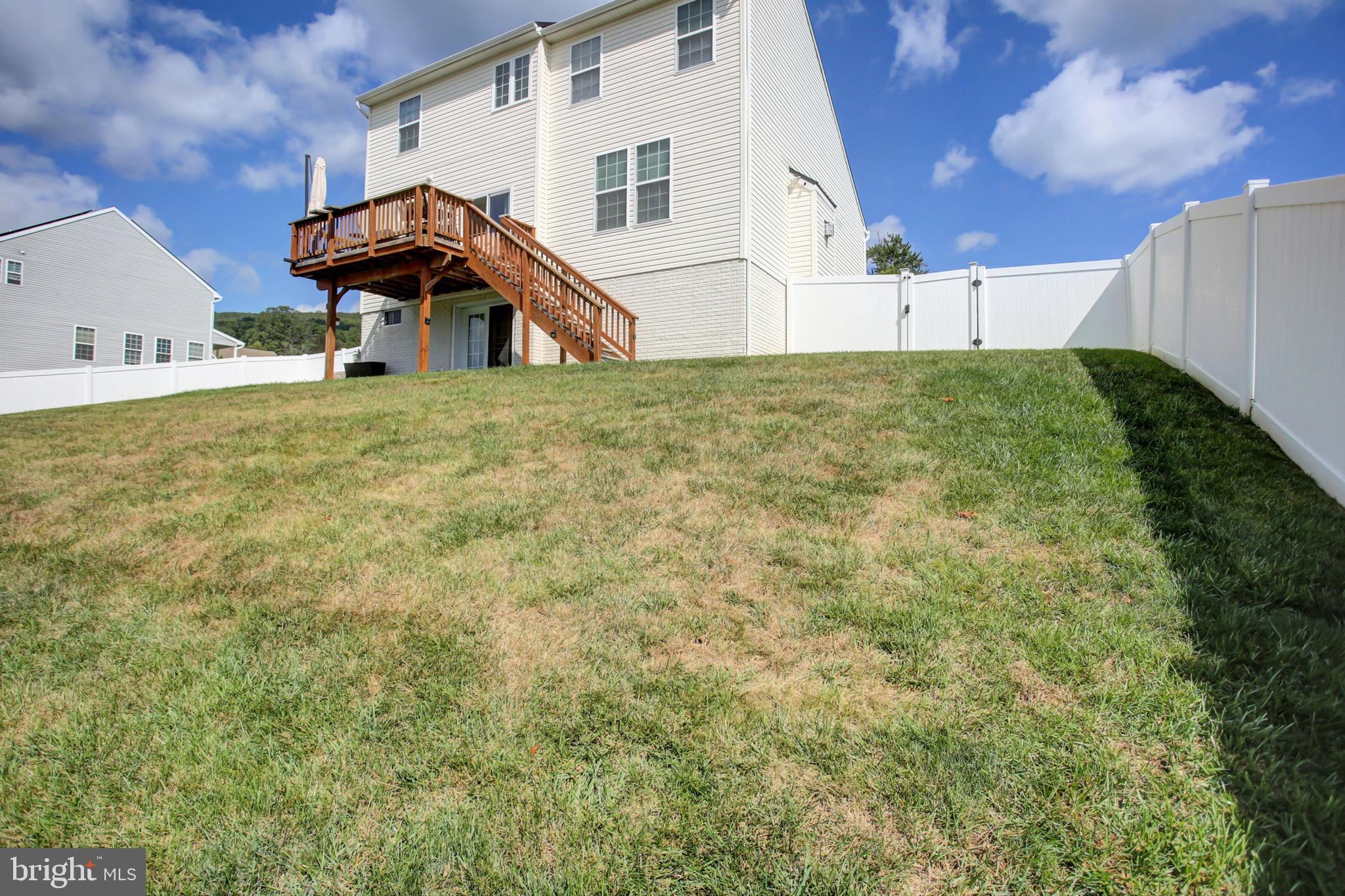 UPLAND ESTATES - Residential