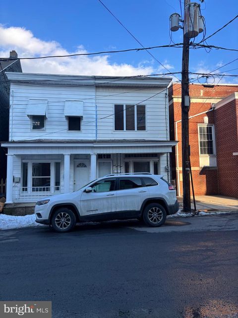 Townhouse For Sale - 129 N White Street<br/> SHENANDOAH, PA 17976