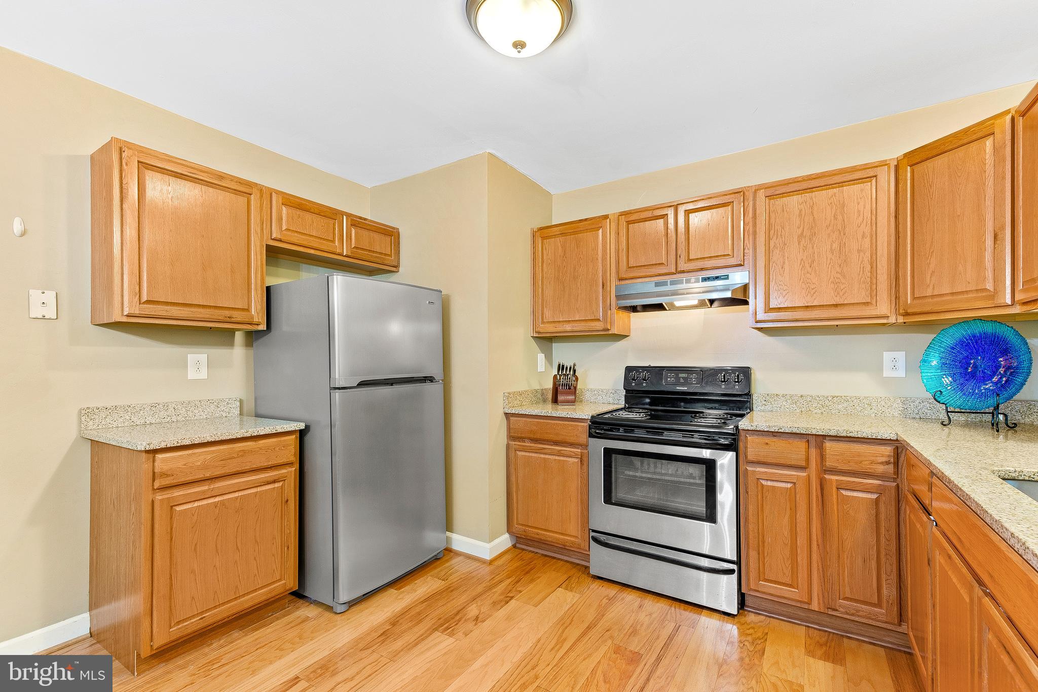 COUNTRY LAKES - Residential