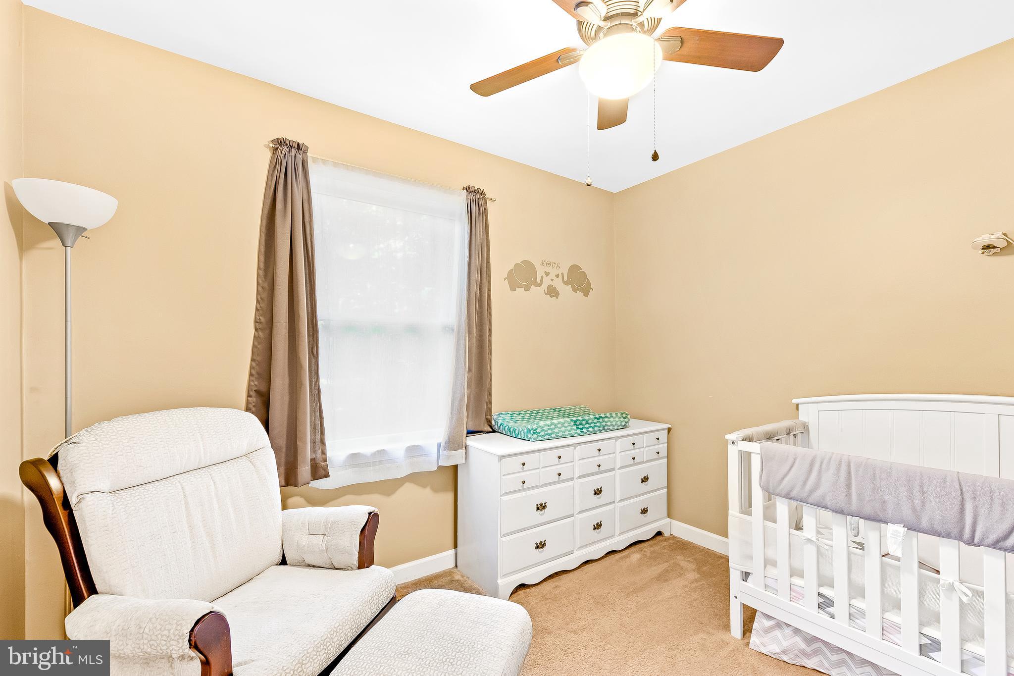 COUNTRY LAKES - Residential