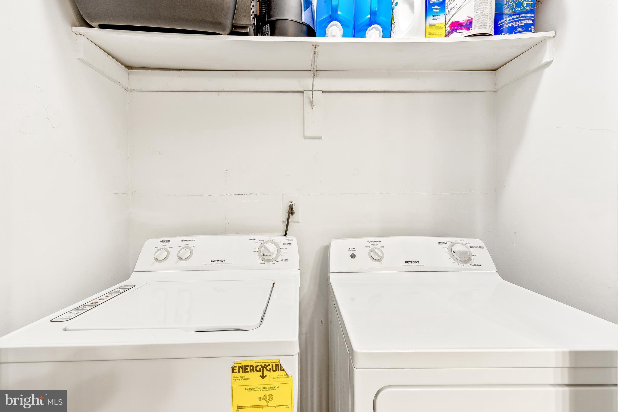 COUNTRY LAKES - Residential