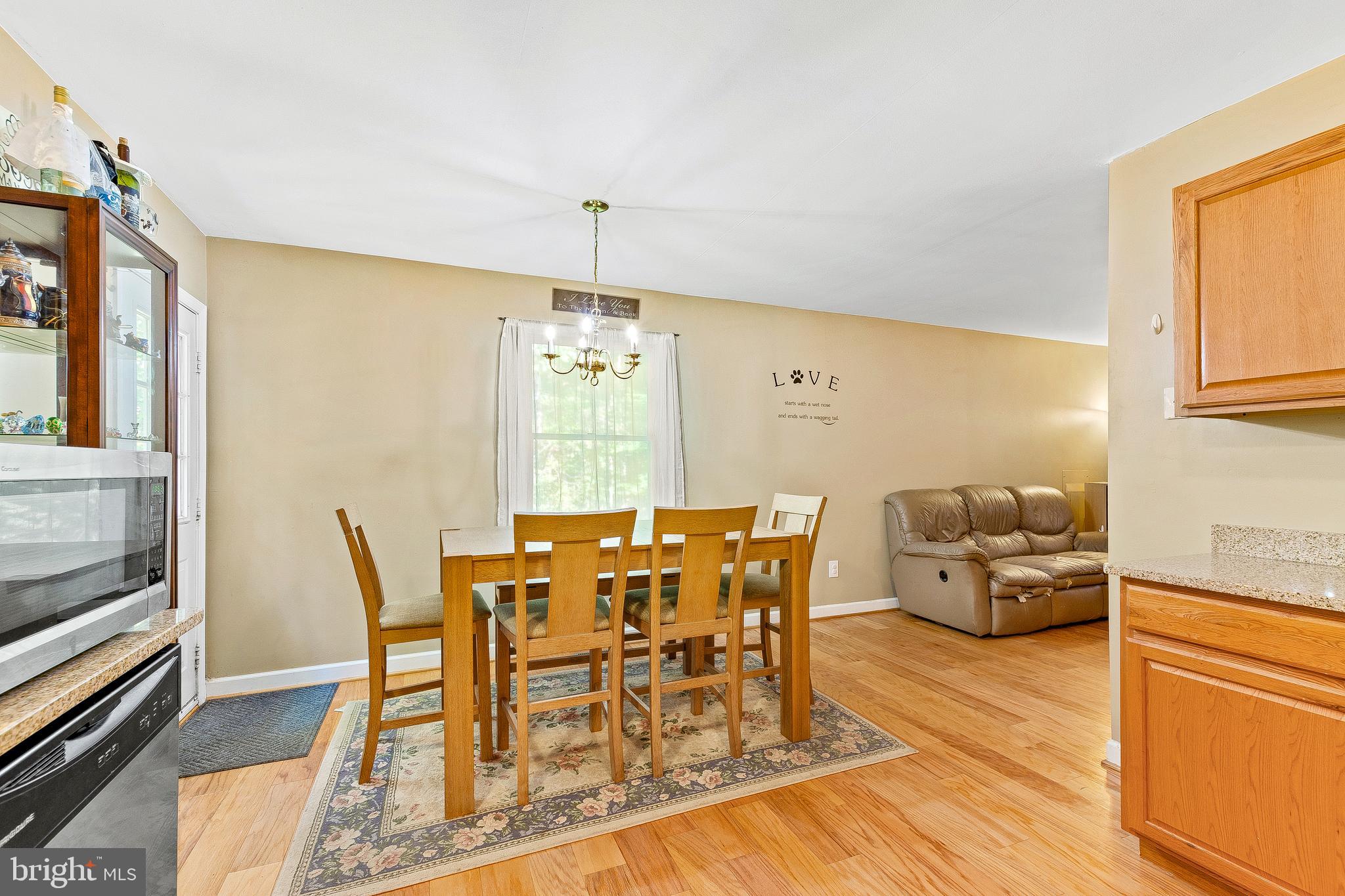 COUNTRY LAKES - Residential