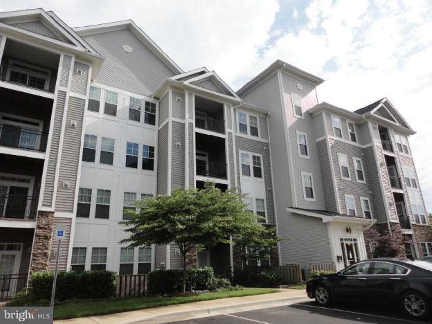 Beautifully renovated contemporary 2 Bedroom, 2.5 bath condo close to metro and shopping. (Section 8 accepted, No cats, 2 year leases required, Credit score of 550 required, $4100 monthly income required)