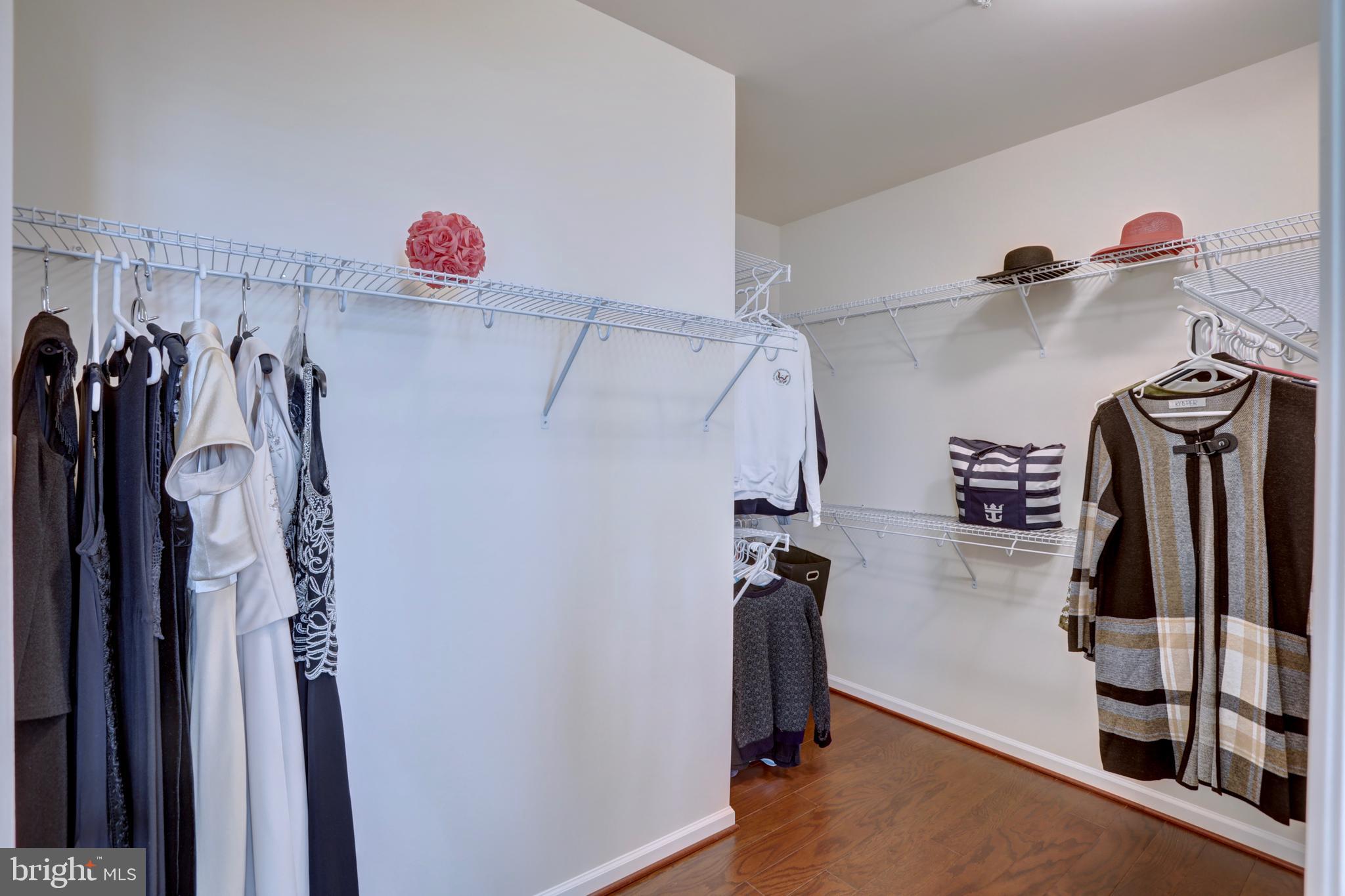 ELMWOOD FARM - Residential