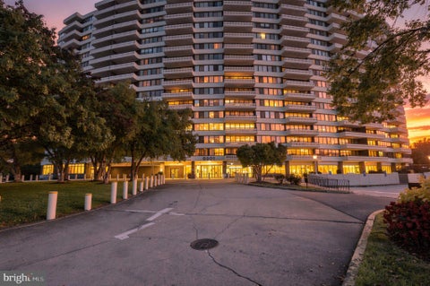 Photo of 6301 Stevenson Avenue #801, ALEXANDRIA, VA 22304 (MLS # VAAX2067884)
