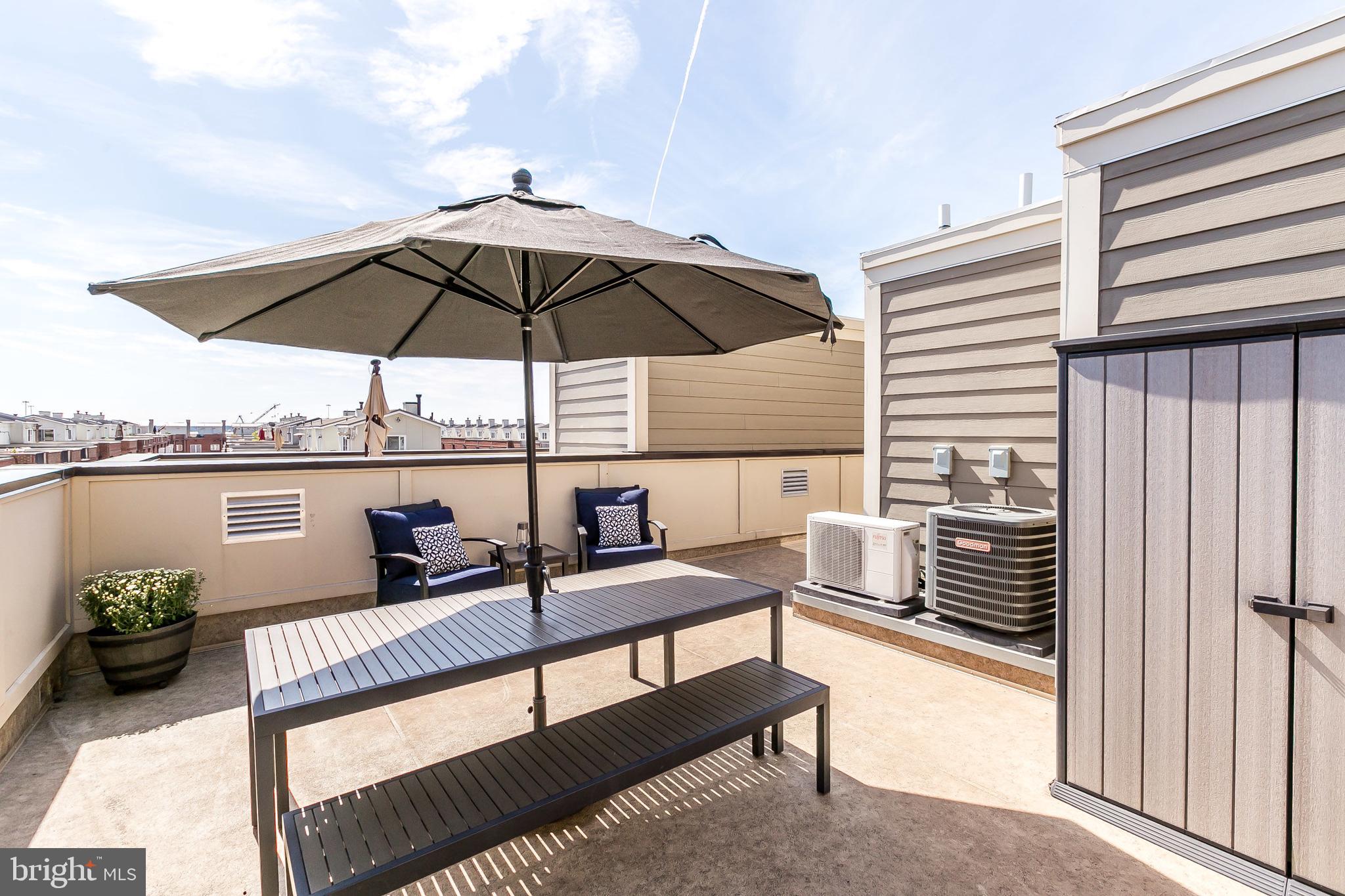 LOCUST POINT - Residential