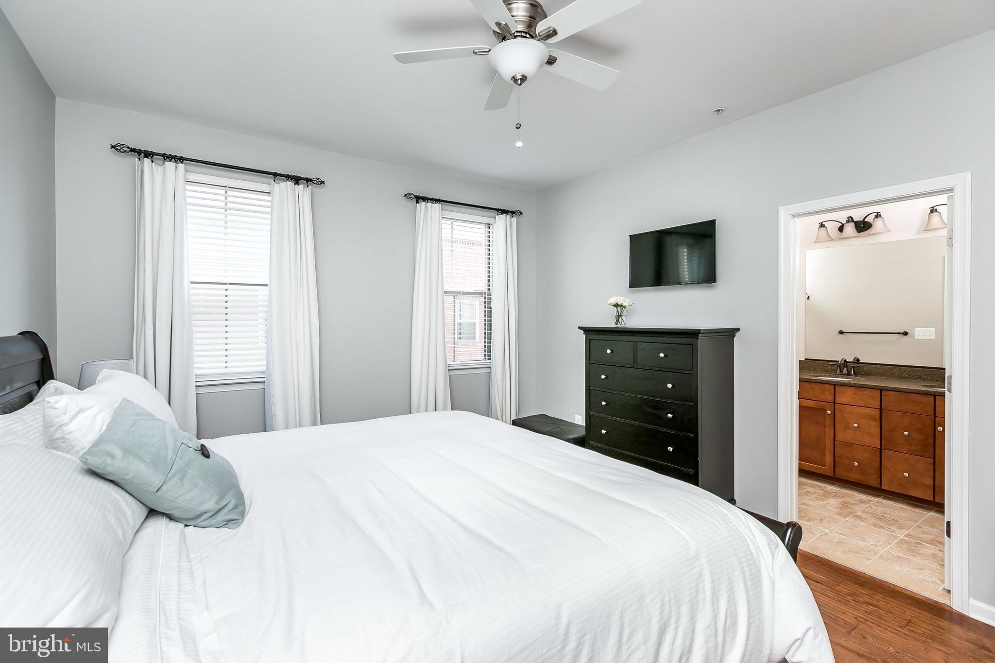 LOCUST POINT - Residential