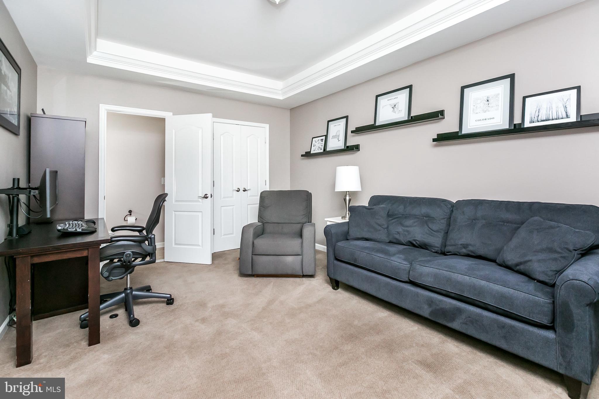 LOCUST POINT - Residential