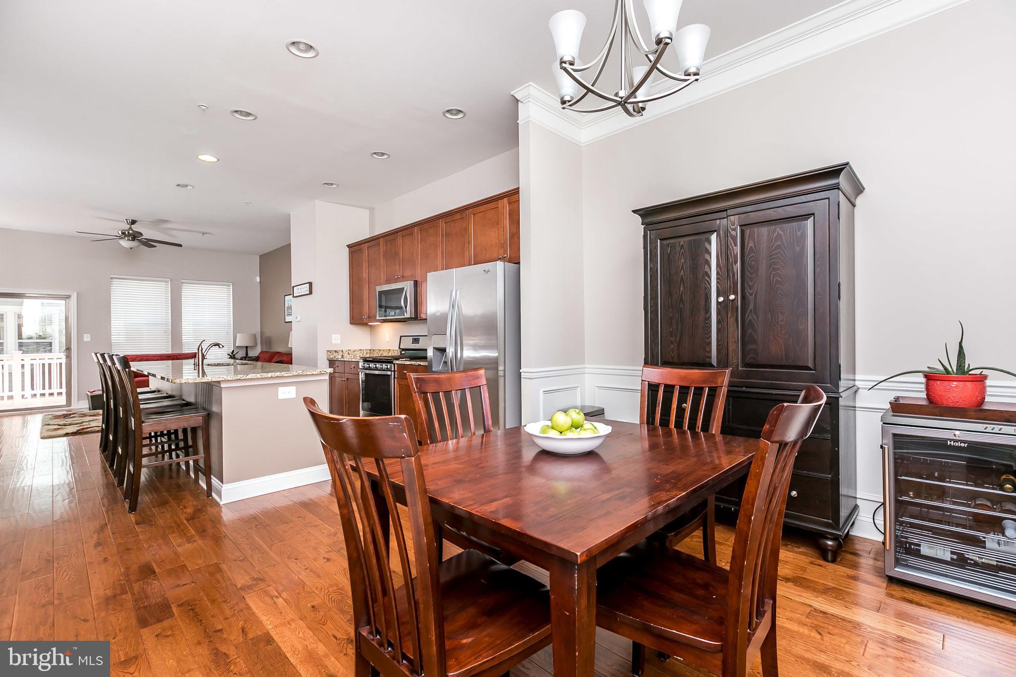 LOCUST POINT - Residential