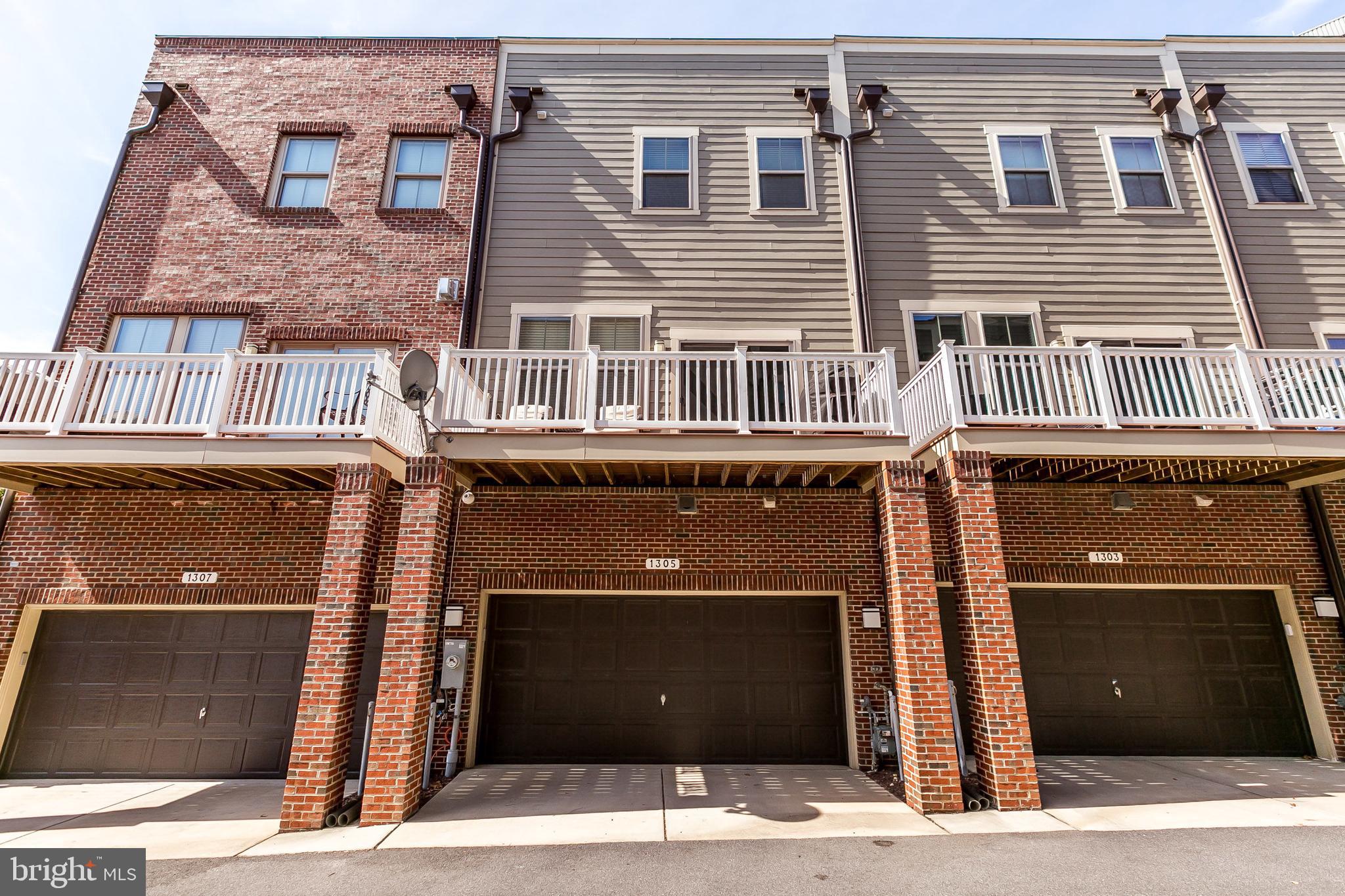 LOCUST POINT - Residential