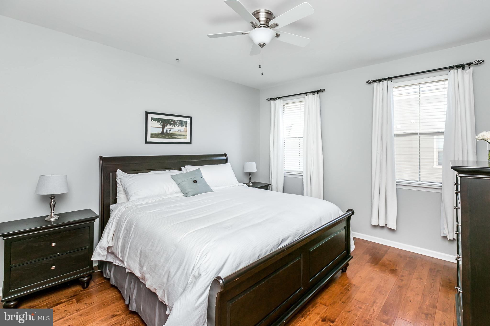 LOCUST POINT - Residential