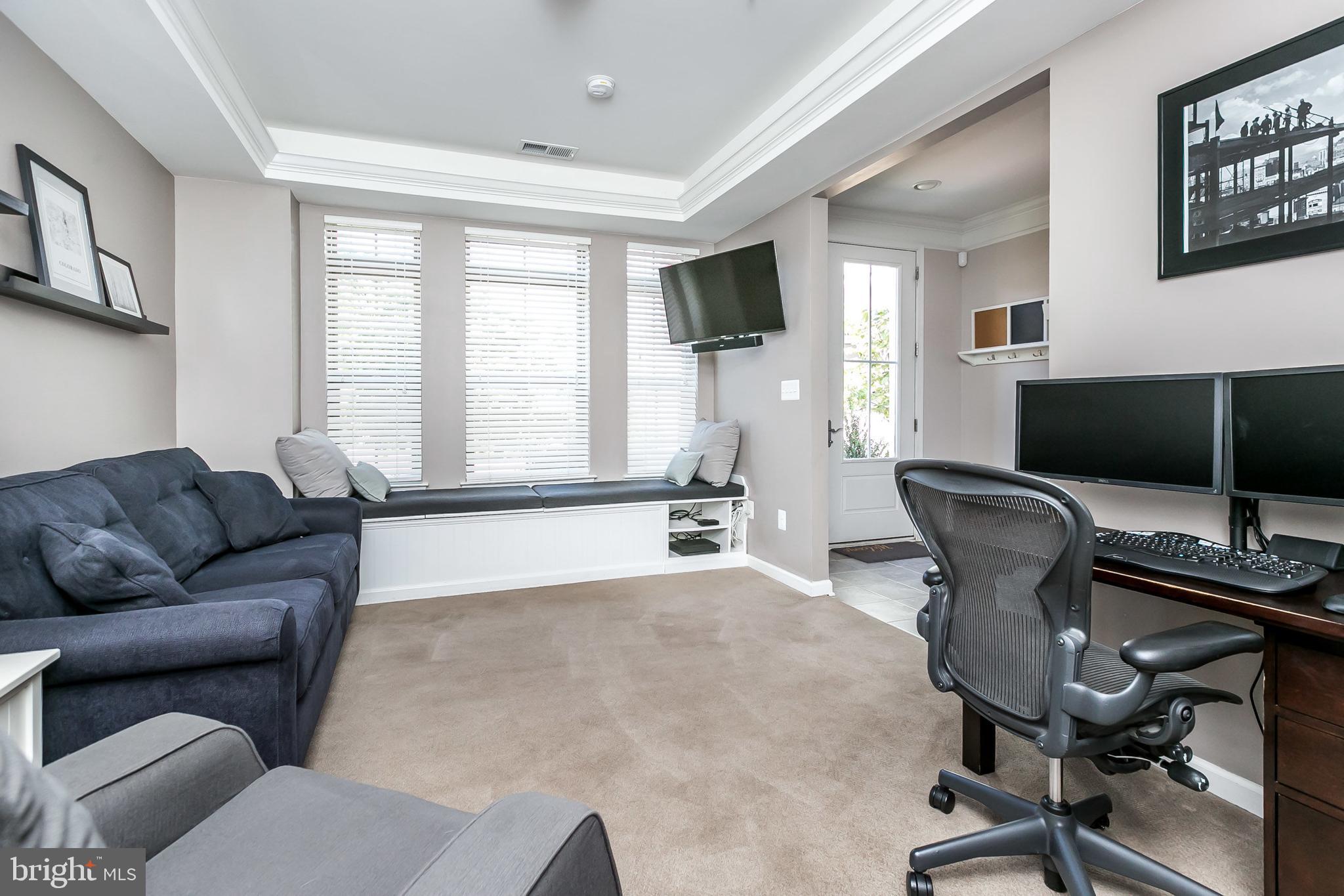 LOCUST POINT - Residential