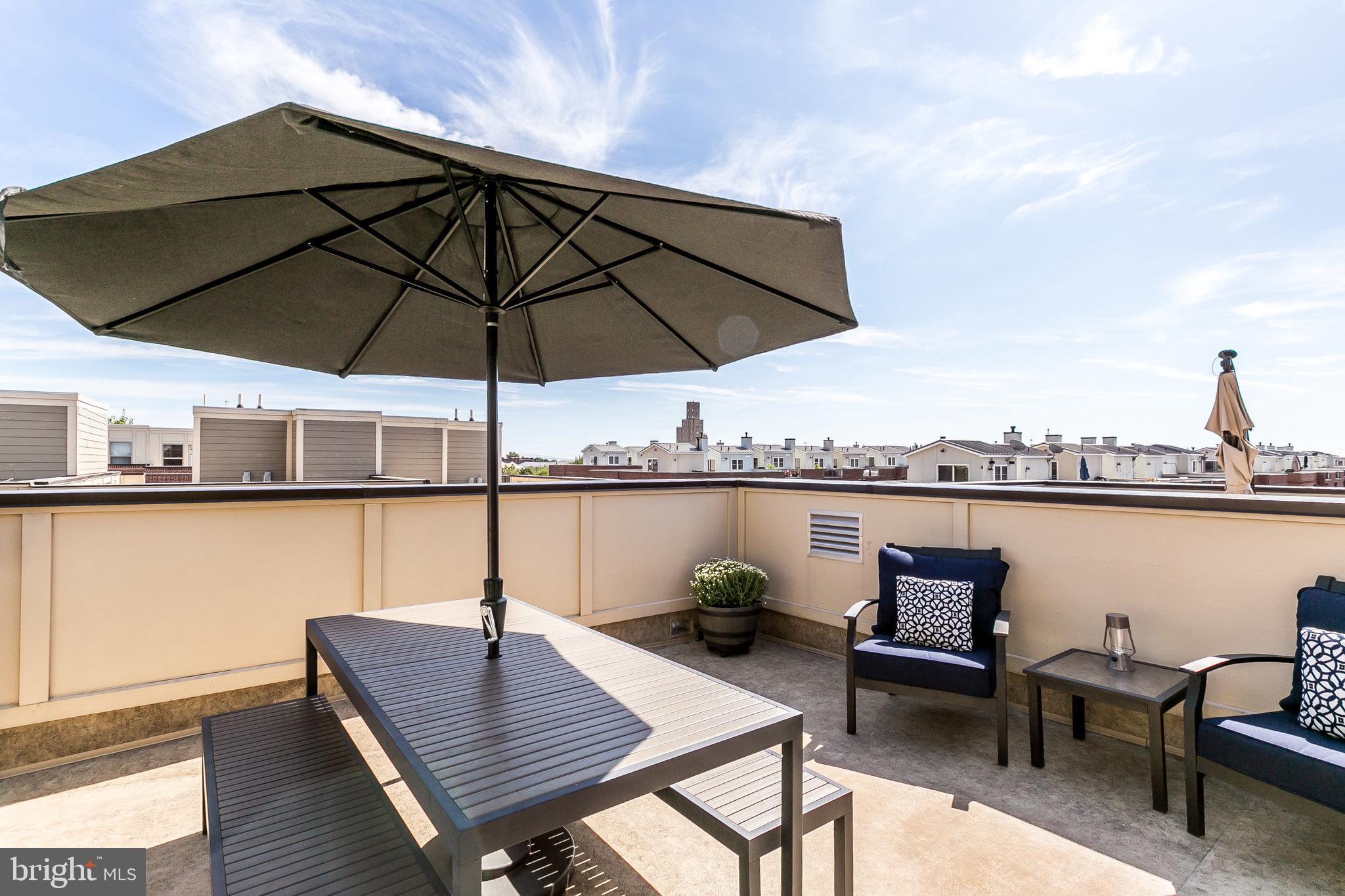 LOCUST POINT - Residential