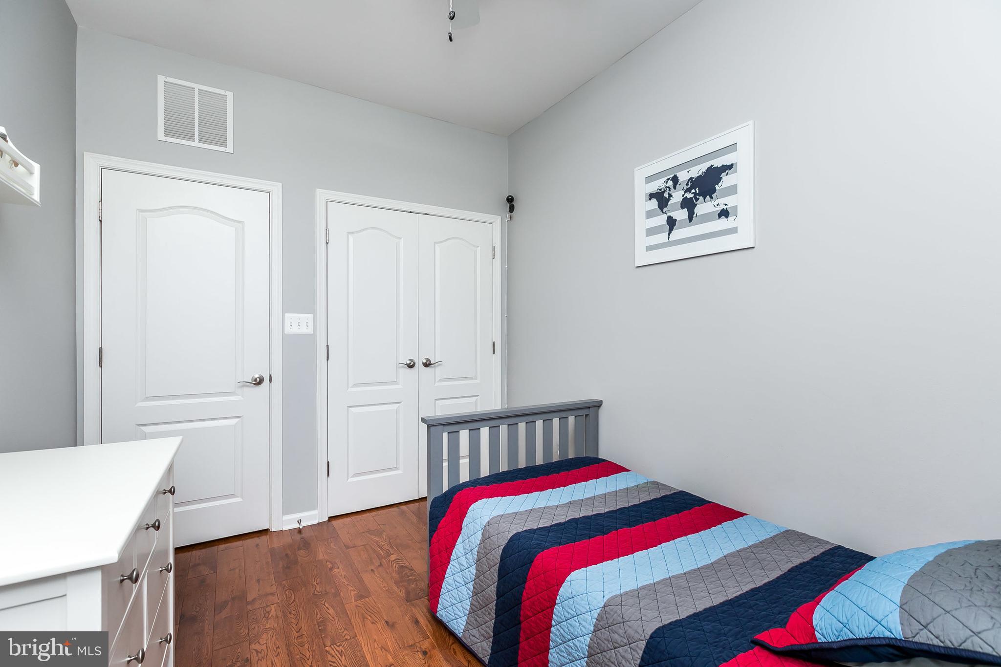 LOCUST POINT - Residential