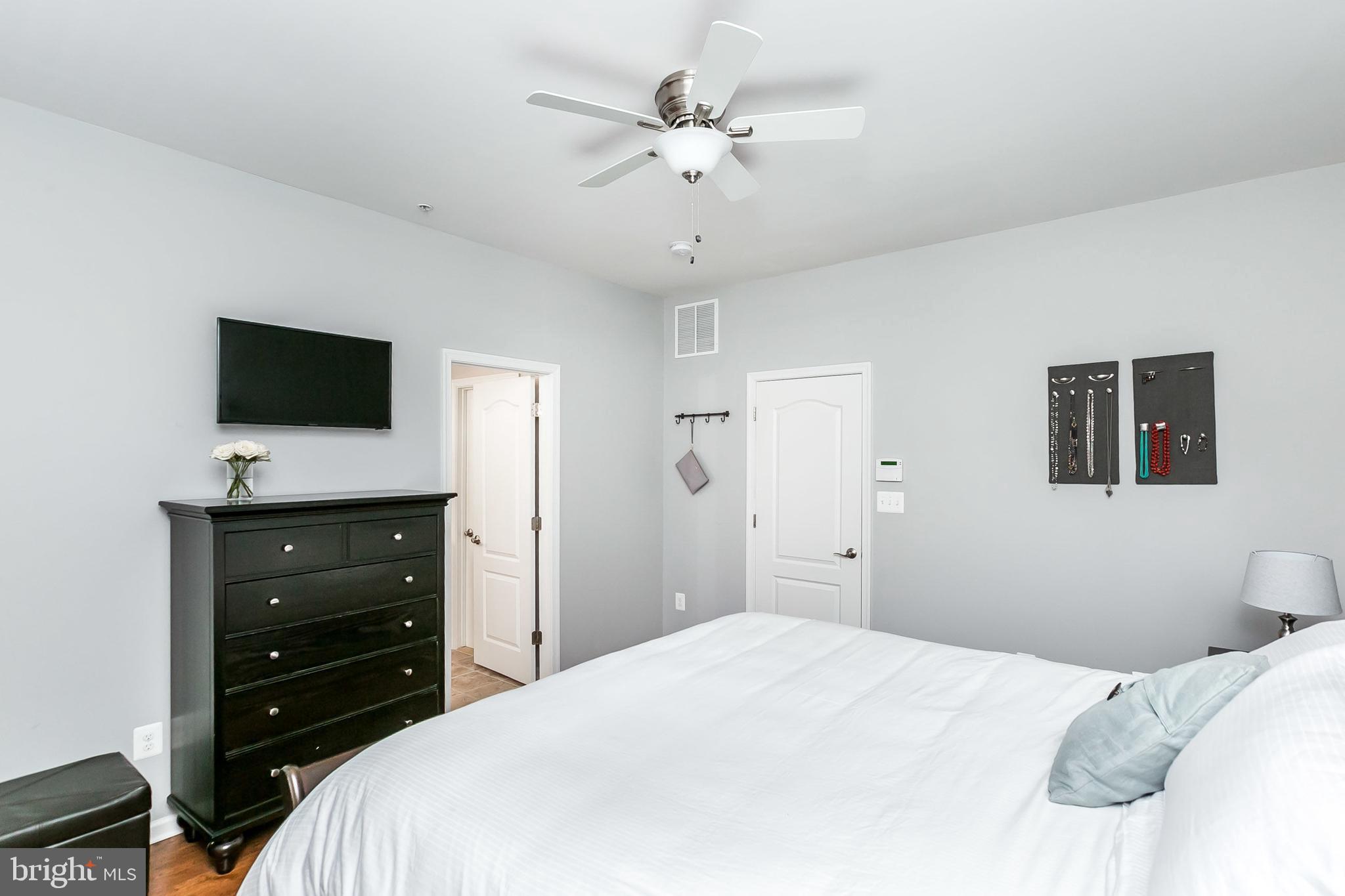 LOCUST POINT - Residential