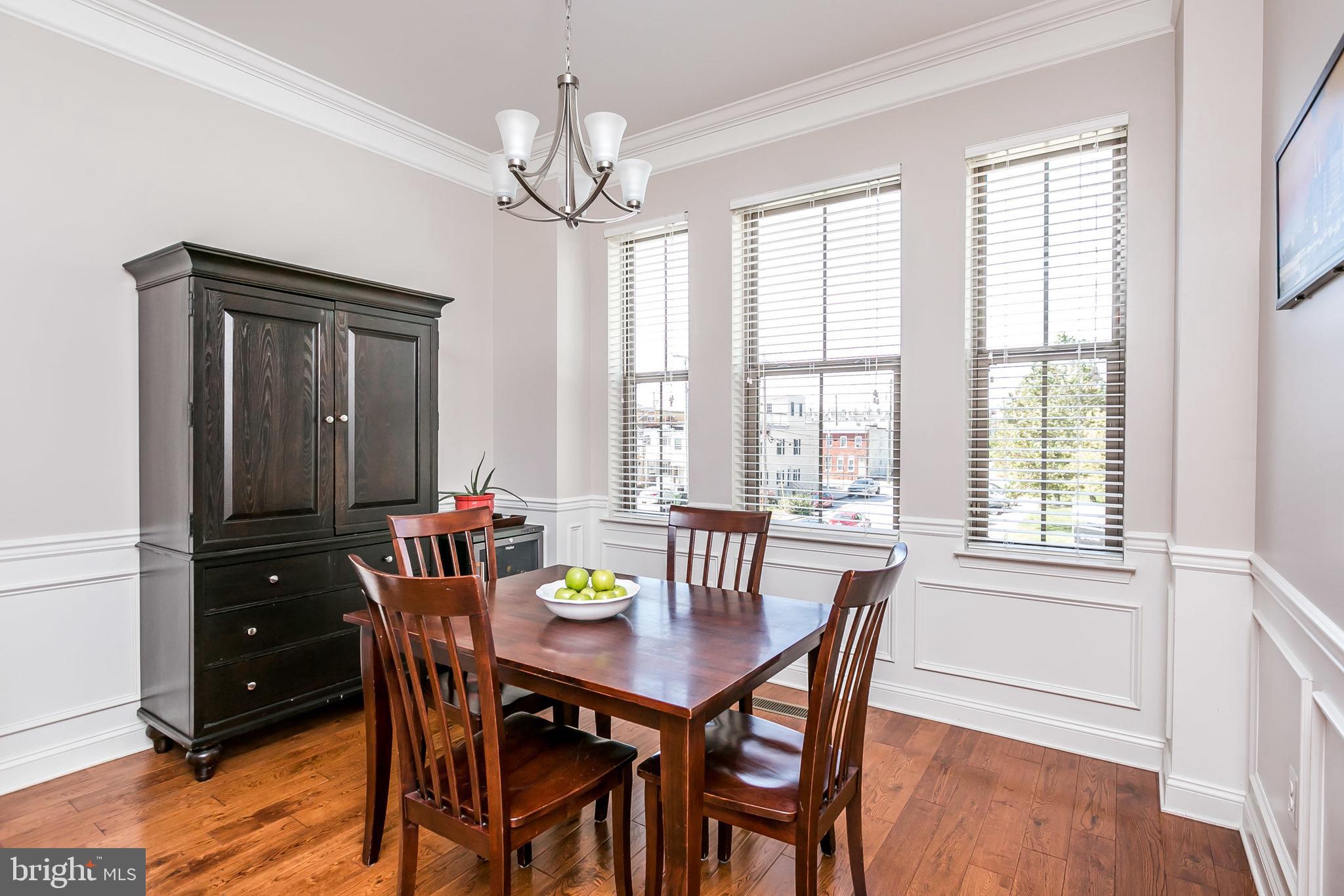 LOCUST POINT - Residential