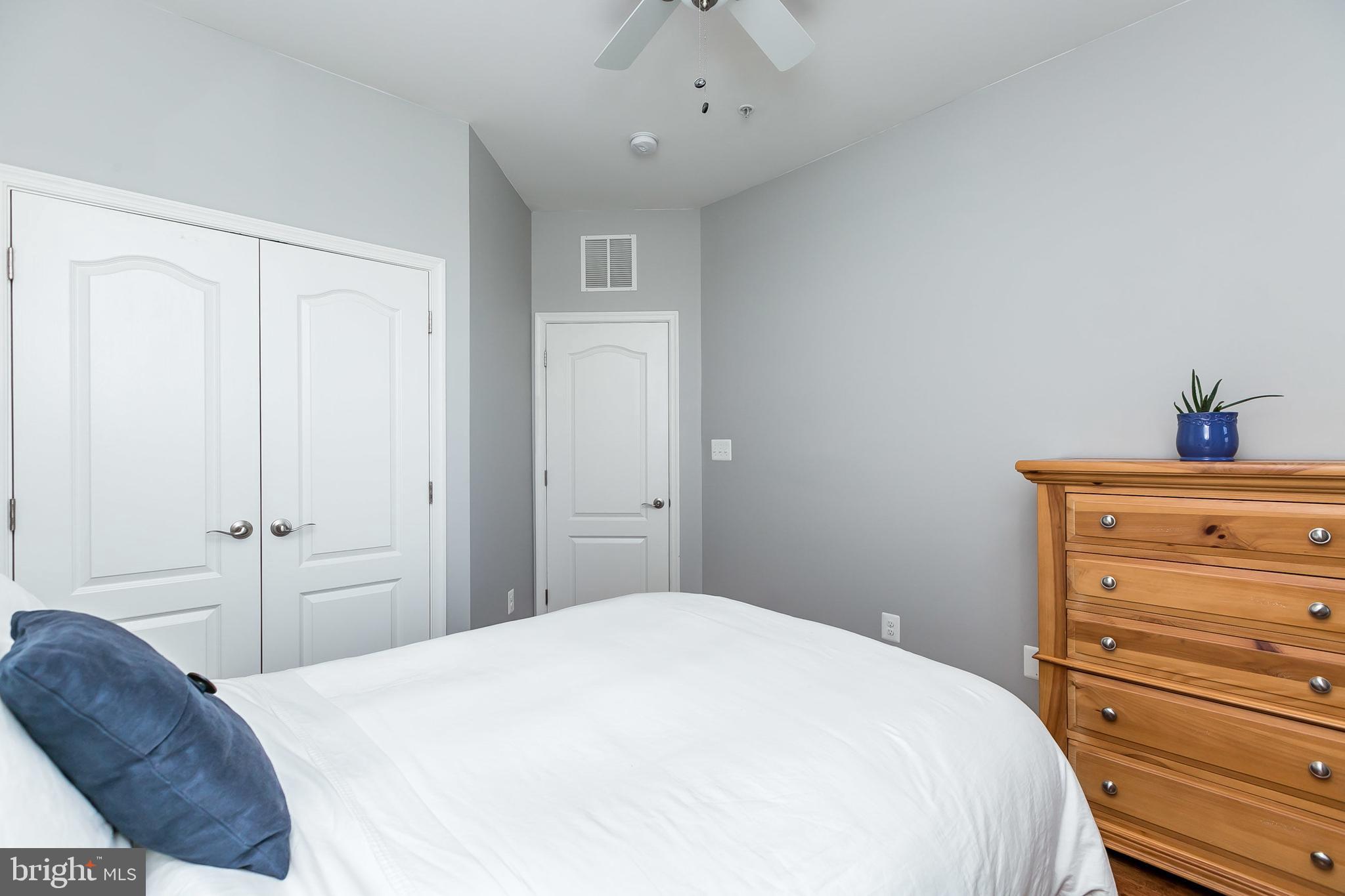 LOCUST POINT - Residential