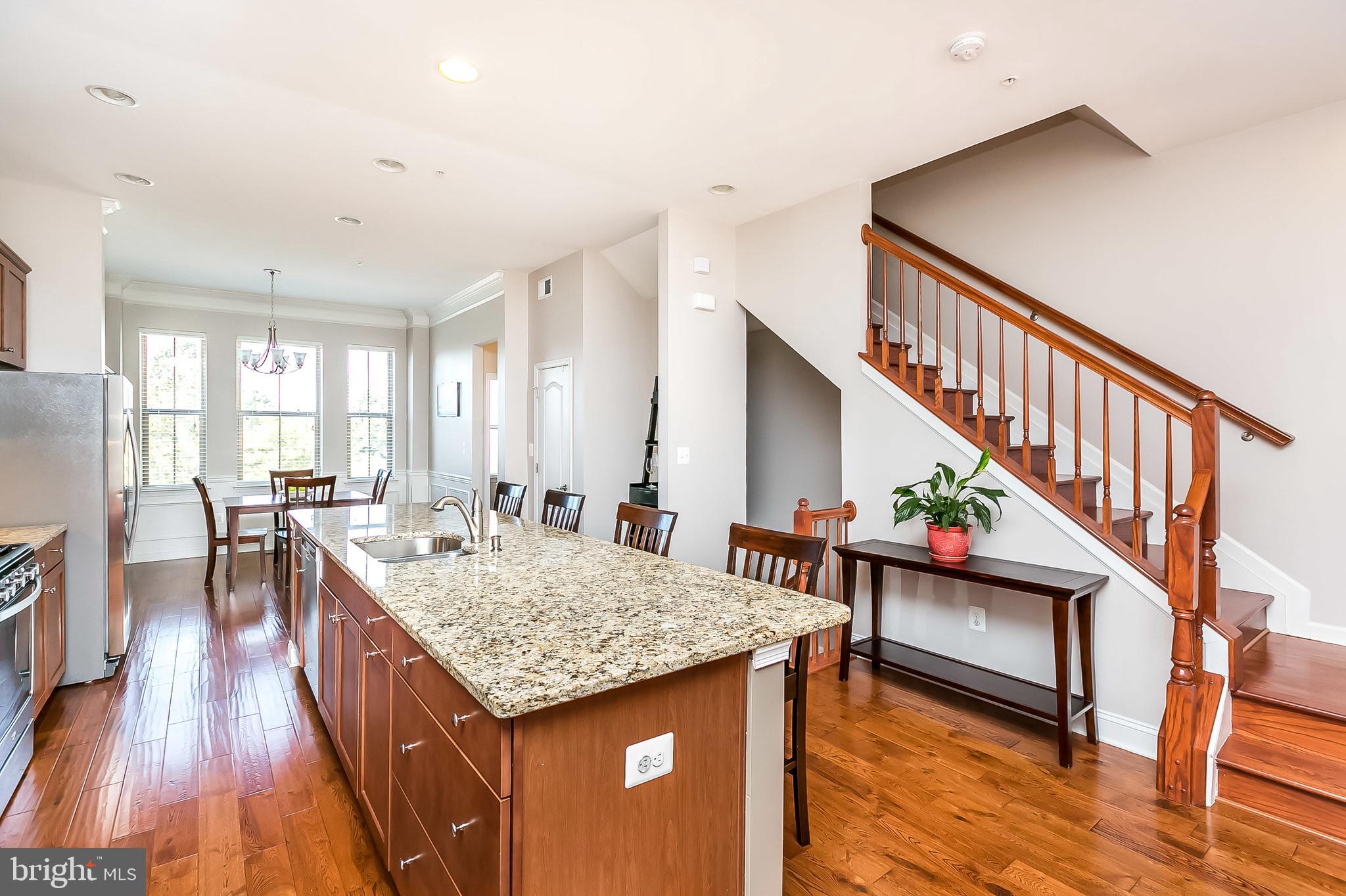 LOCUST POINT - Residential