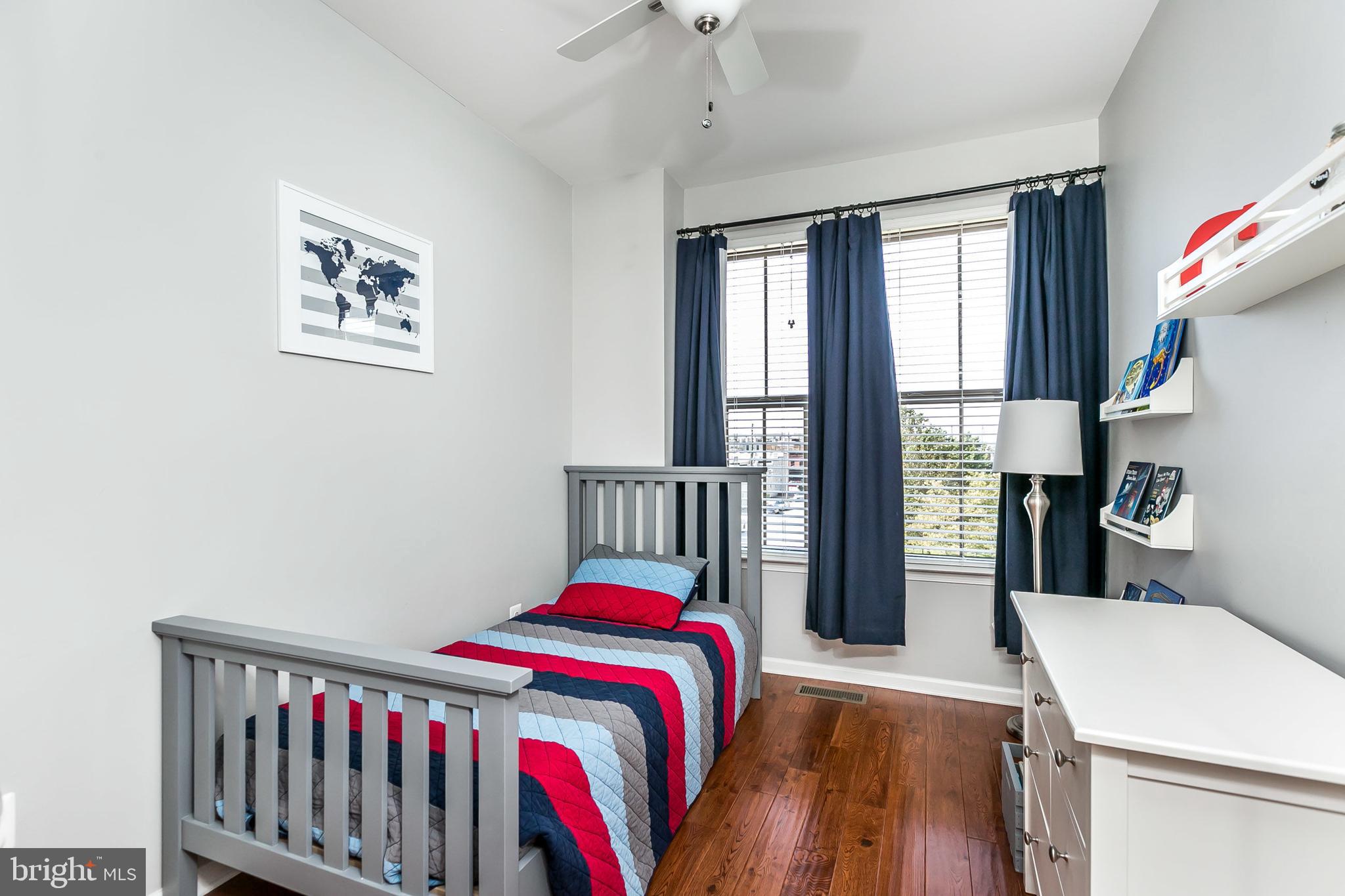 LOCUST POINT - Residential