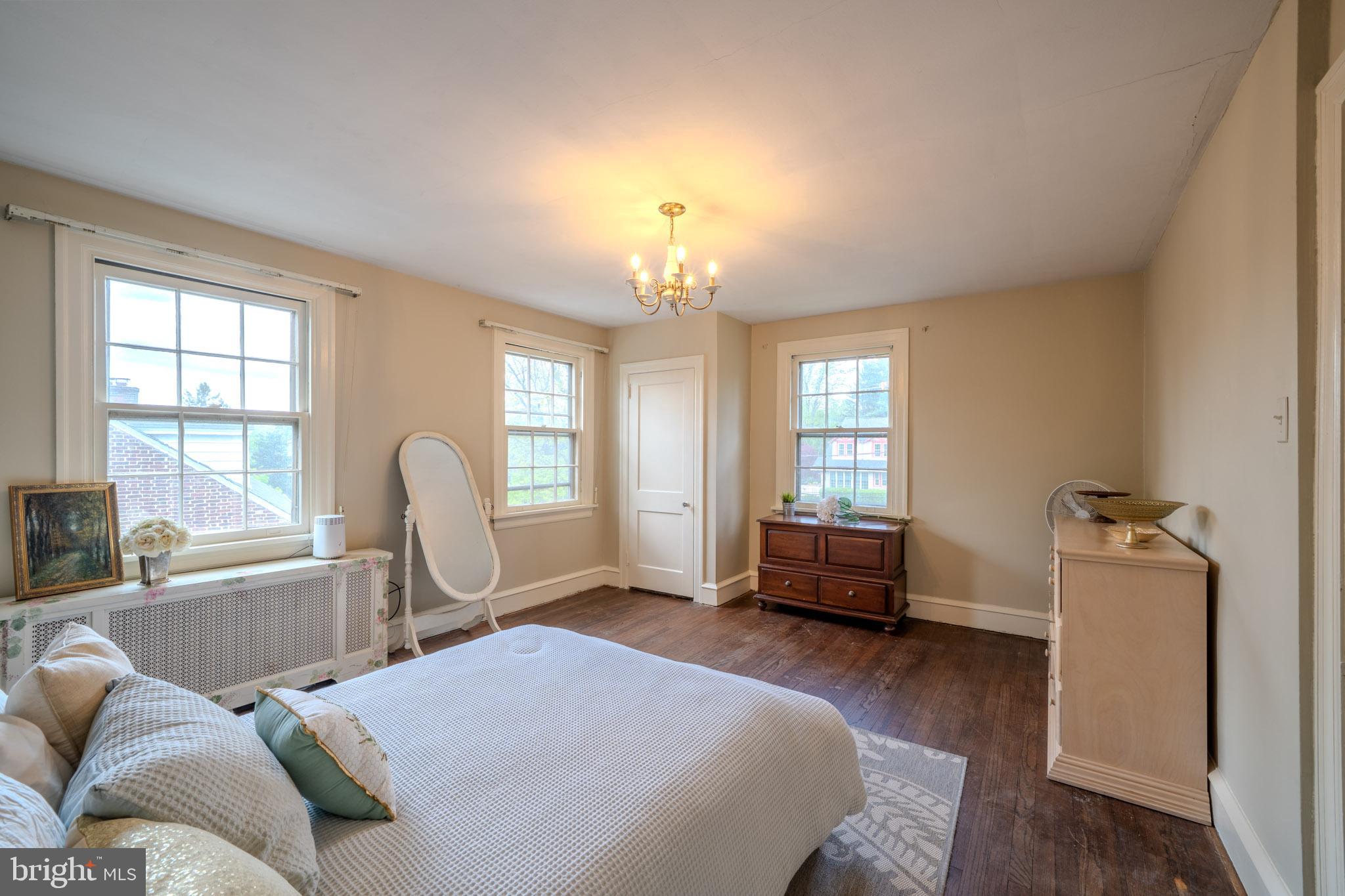 SOUTH WAYNE - Residential