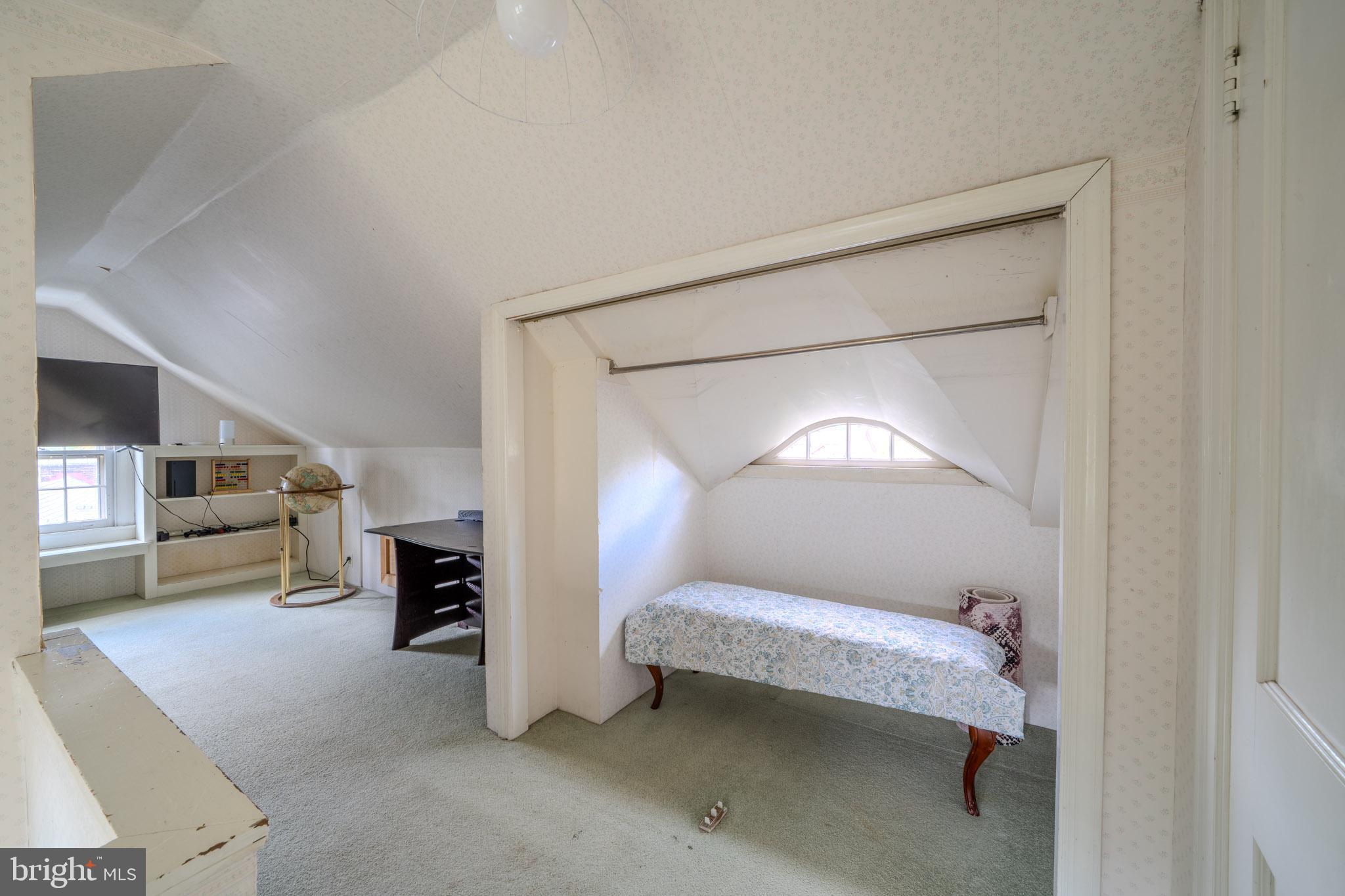 SOUTH WAYNE - Residential