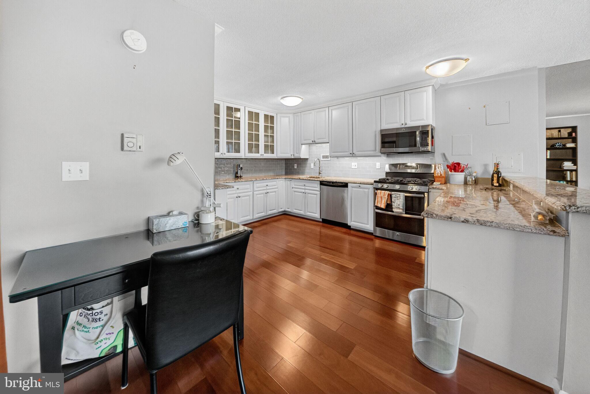 CHEVY CHASE - Residential