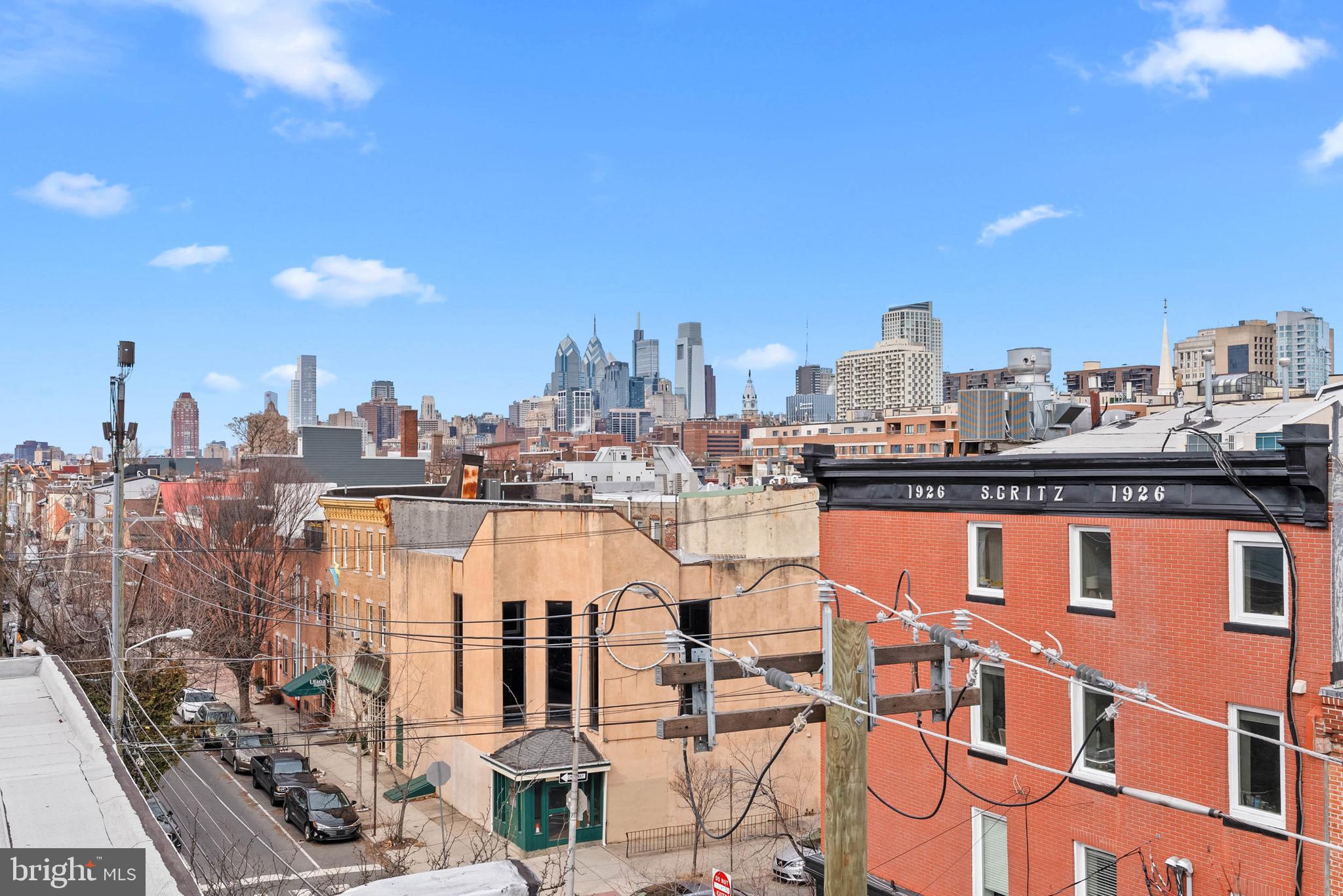 QUEEN VILLAGE - Residential