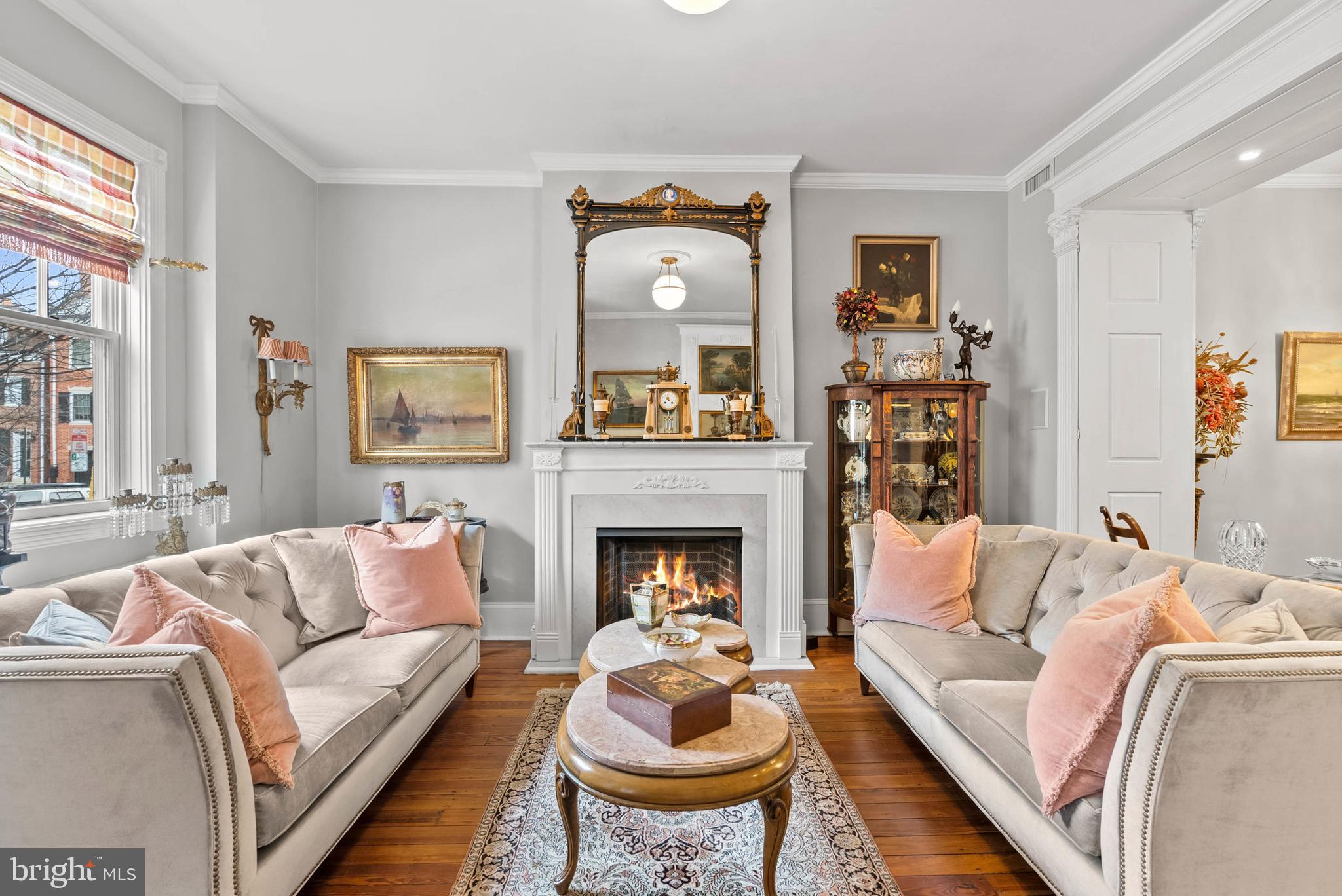 QUEEN VILLAGE - Residential