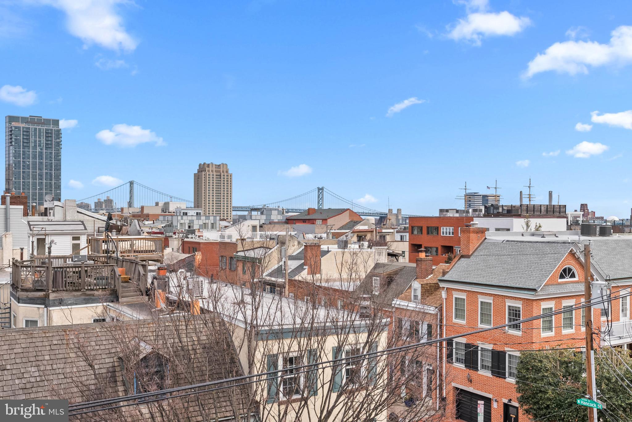 QUEEN VILLAGE - Residential