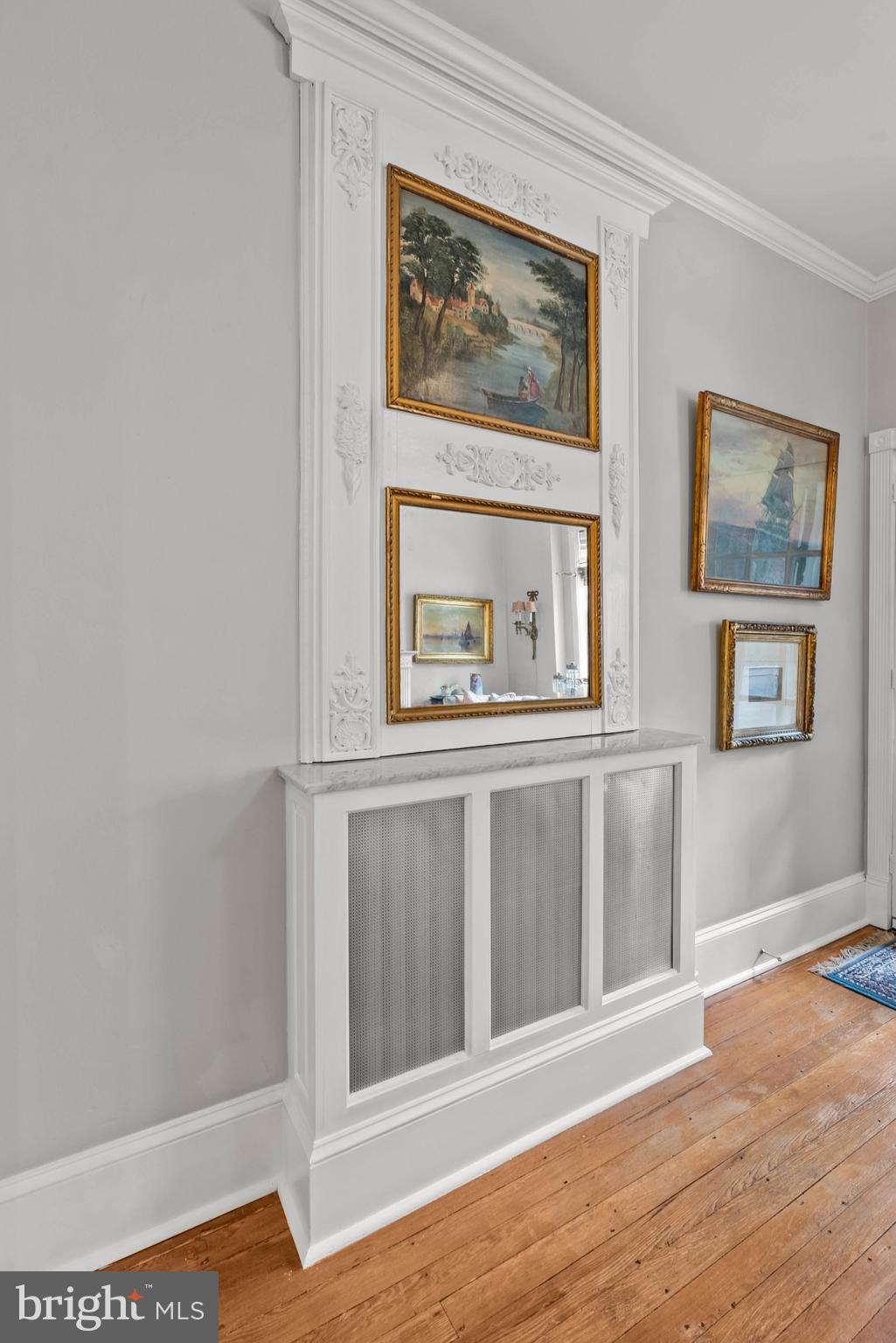 QUEEN VILLAGE - Residential