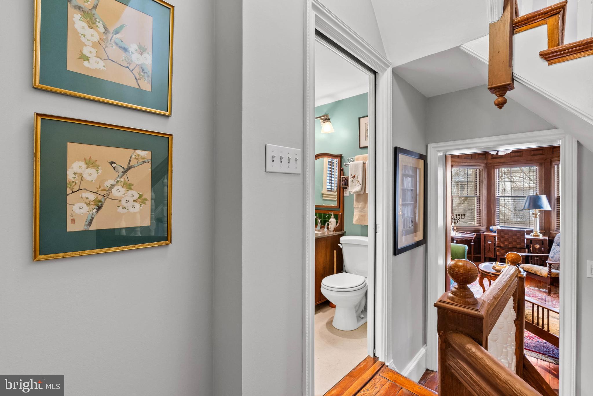 QUEEN VILLAGE - Residential