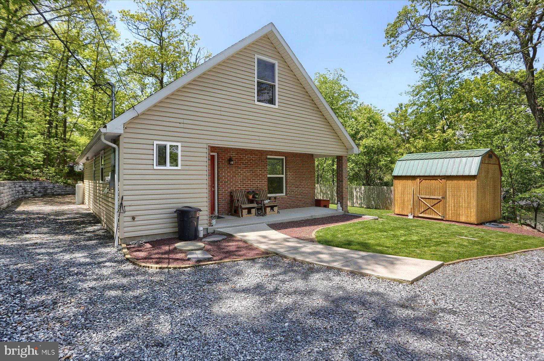 40 BLUE MOUNTAIN HEIGHTS