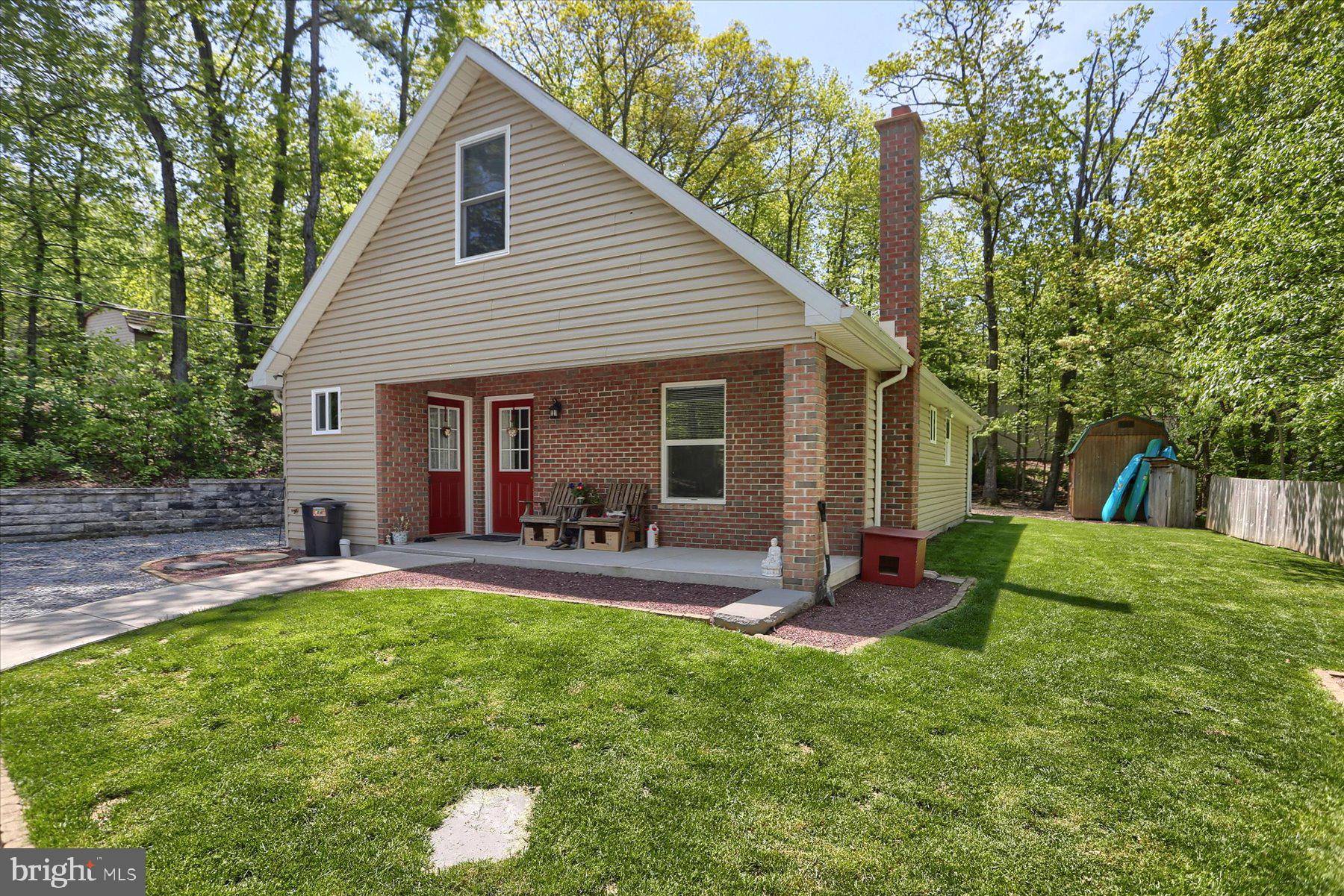40 BLUE MOUNTAIN HEIGHTS