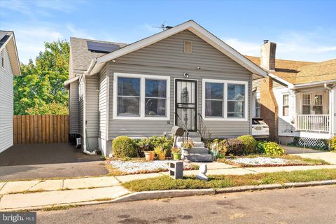 Homes For Sale - 51 Charlotte Avenue<br/> HAMILTON, NJ 08629