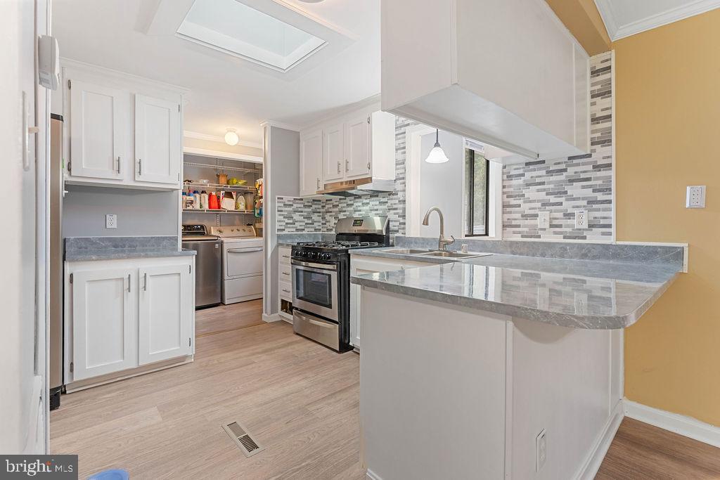 LAKE WILDERNESS - Residential