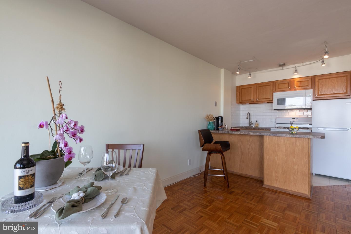 THE PHILADELPHIAN - Residential