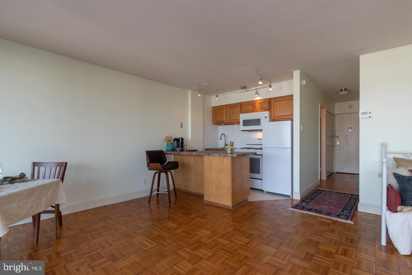 THE PHILADELPHIAN - Residential