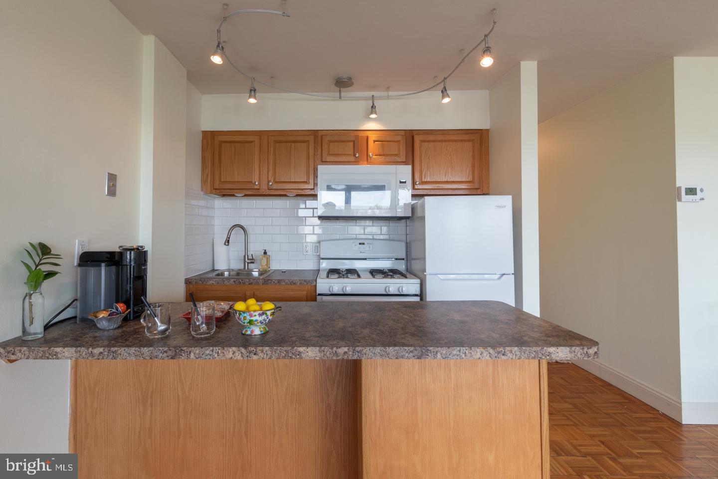 THE PHILADELPHIAN - Residential