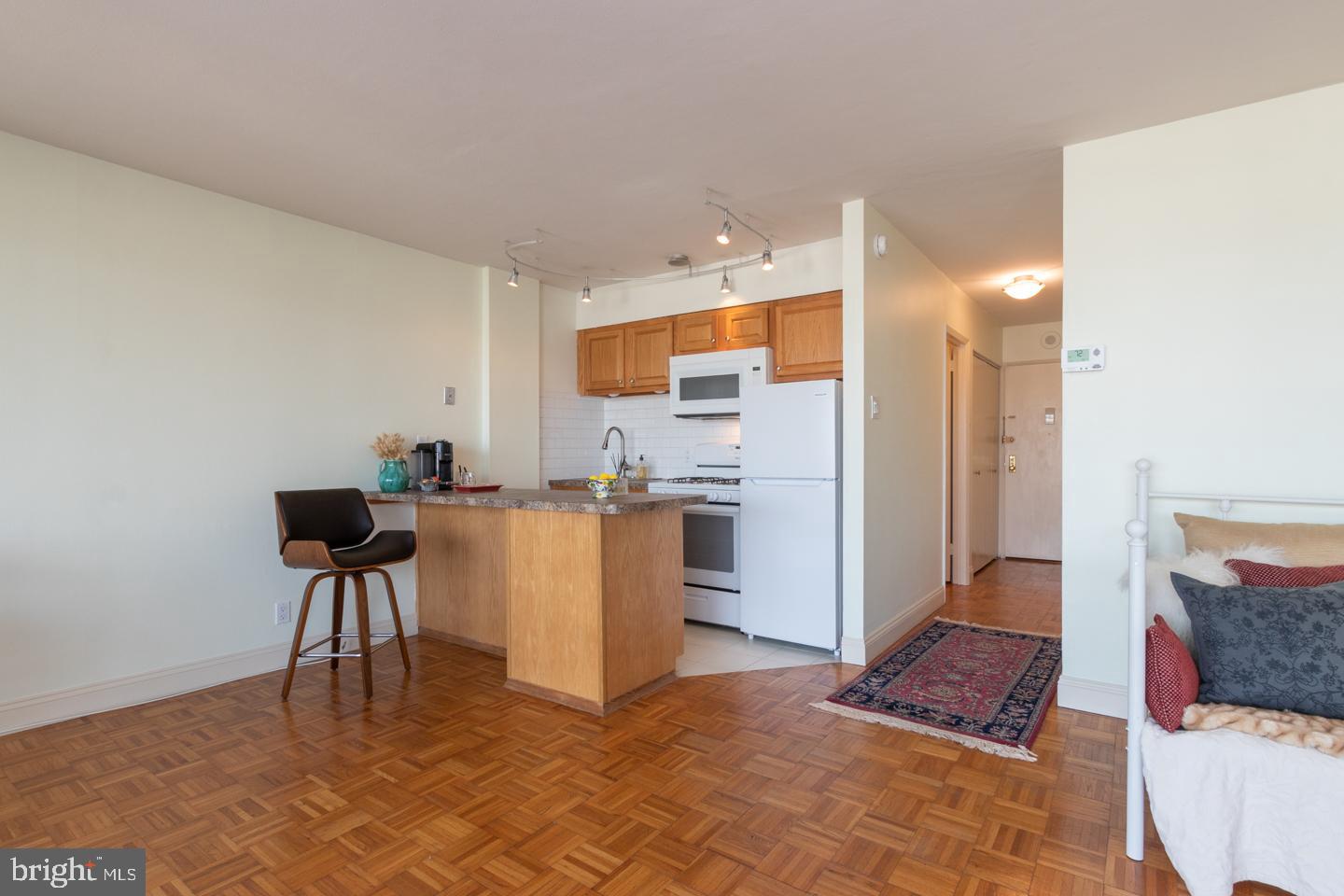 THE PHILADELPHIAN - Residential