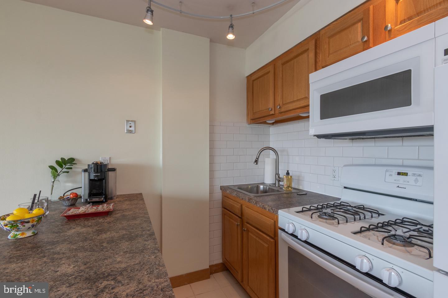 THE PHILADELPHIAN - Residential