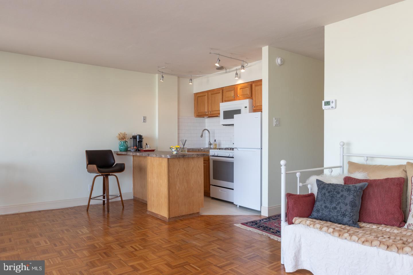 THE PHILADELPHIAN - Residential