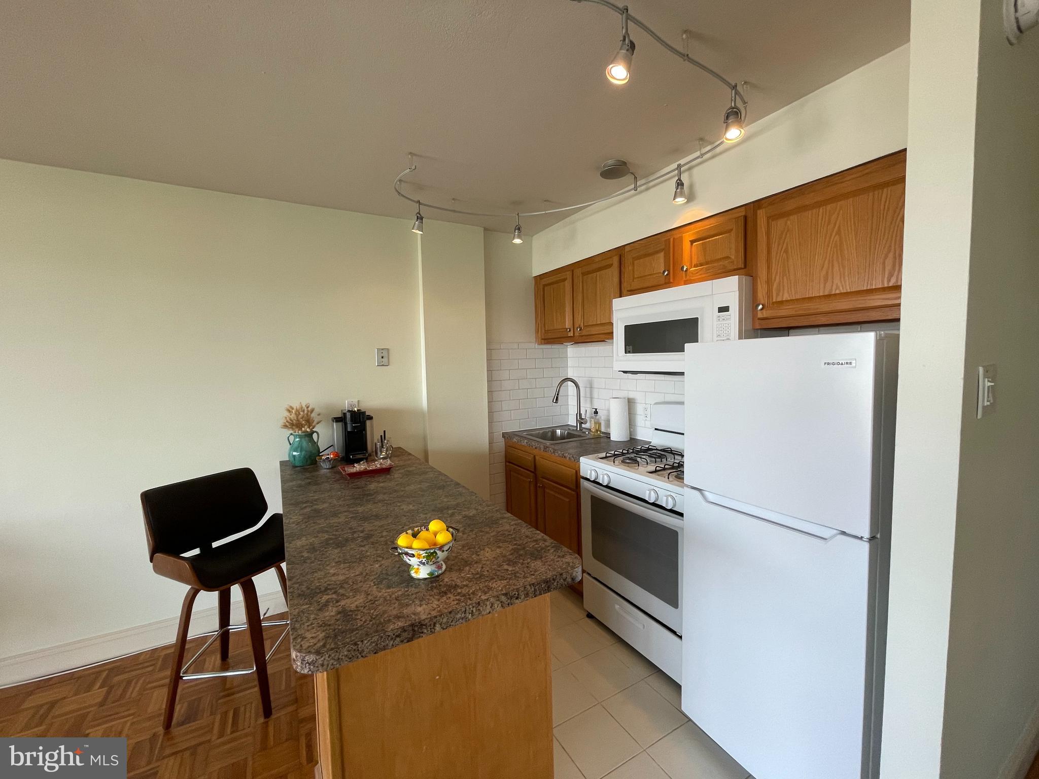 THE PHILADELPHIAN - Residential
