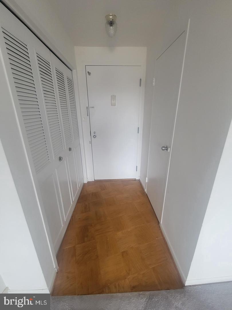 10201 GROSVENOR PLACE 1403